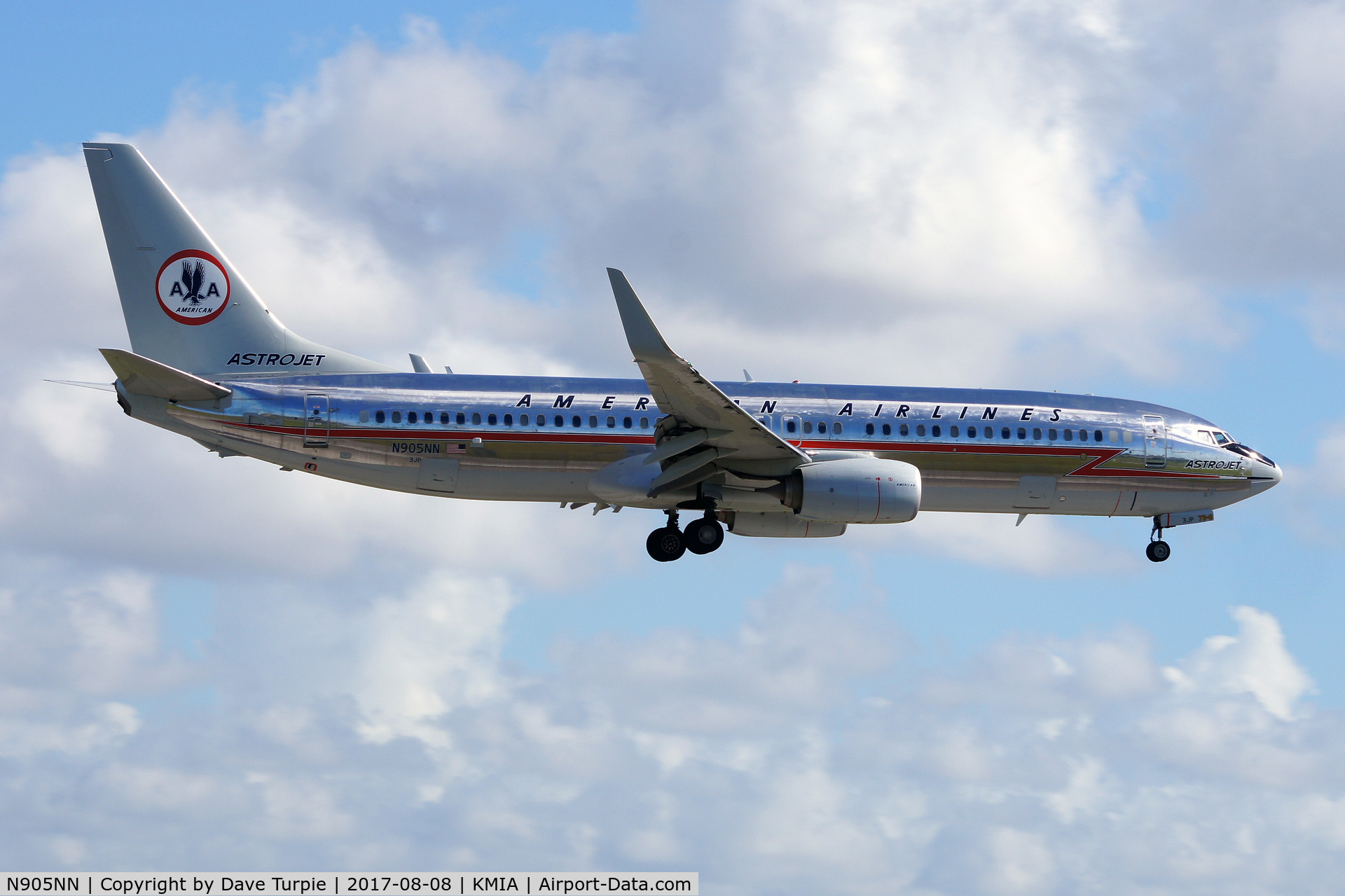 N905NN, 2012 Boeing 737-823 C/N 31156, Replaced N951AA's special livery.