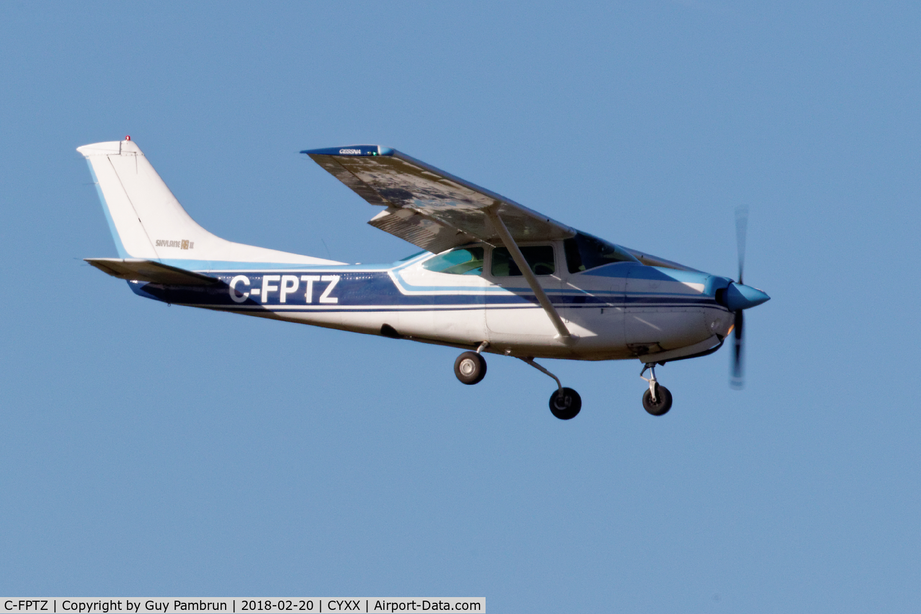 C-FPTZ, 1978 Cessna R182 Skylane RG C/N R18200147, Landing