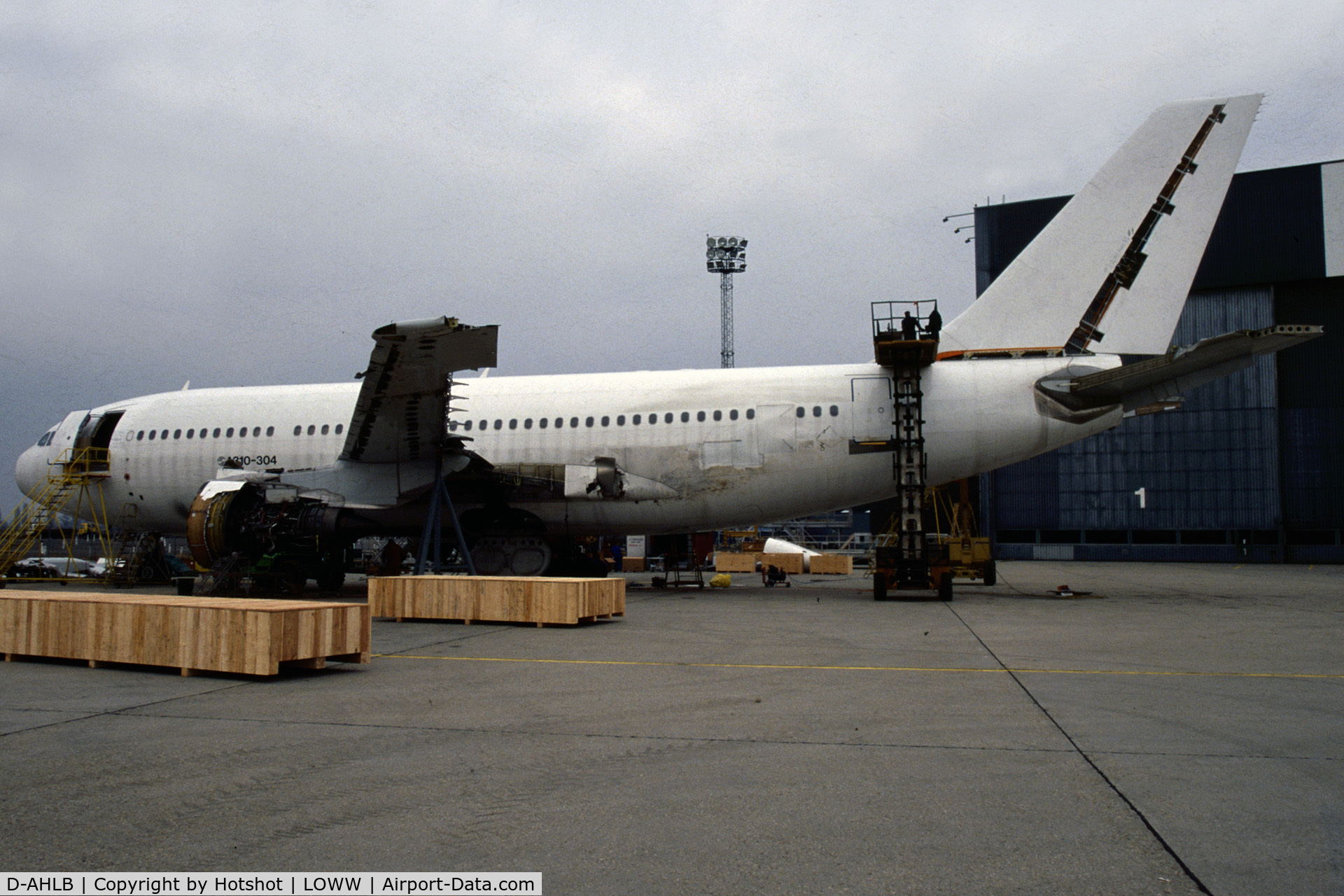 D-AHLB, 1989 Airbus A310-304 C/N 528, Being broken-up after the crash in Hapag Lloyd service