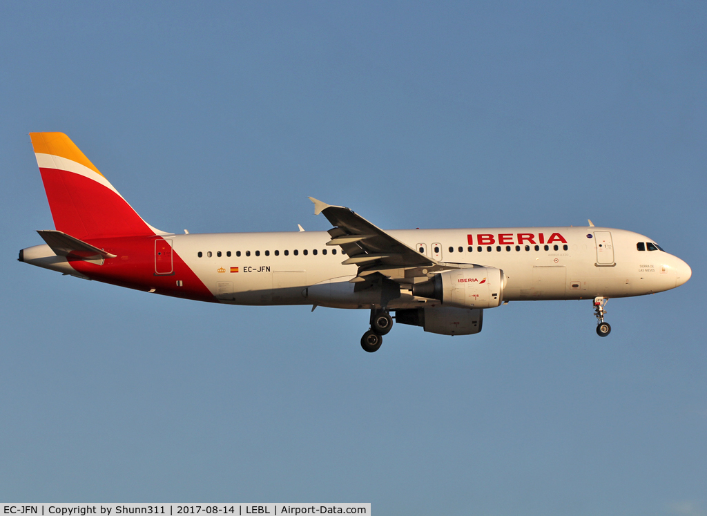 EC-JFN, 2005 Airbus A320-214 C/N 2391, Landing rwy 25R in n/c