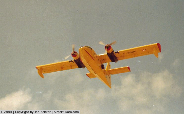 F-ZBBR, Canadair CL-215 (CL-215-1A10) C/N 1001, Fying over the beach in Les Landes (Lacanau) in June 1981. The plane crashed in 1983 near Marseille and was written of. The two people on board died in the crash.