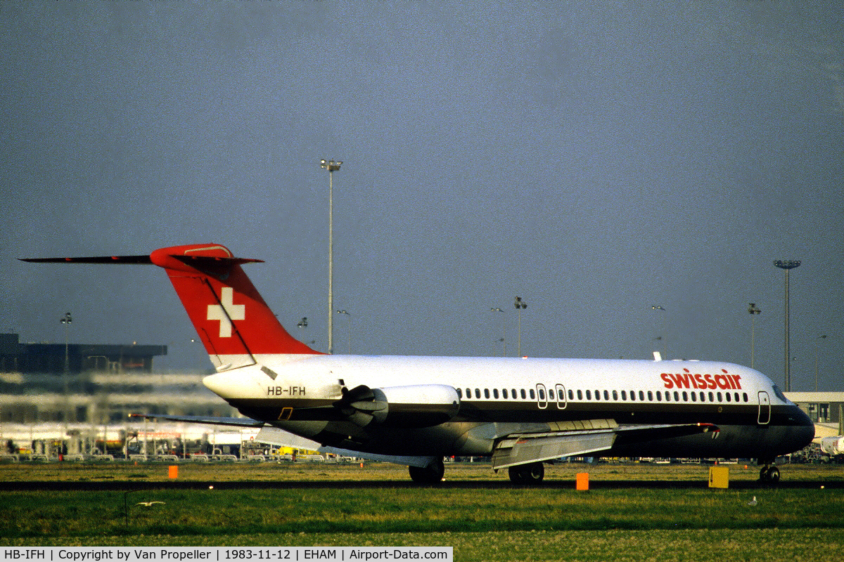 HB-IFH, 1968 Douglas DC-9-32 C/N 45790, Swissair Douglas DC-9-32 landing at Schiphol airport, the Netherlands, 1983