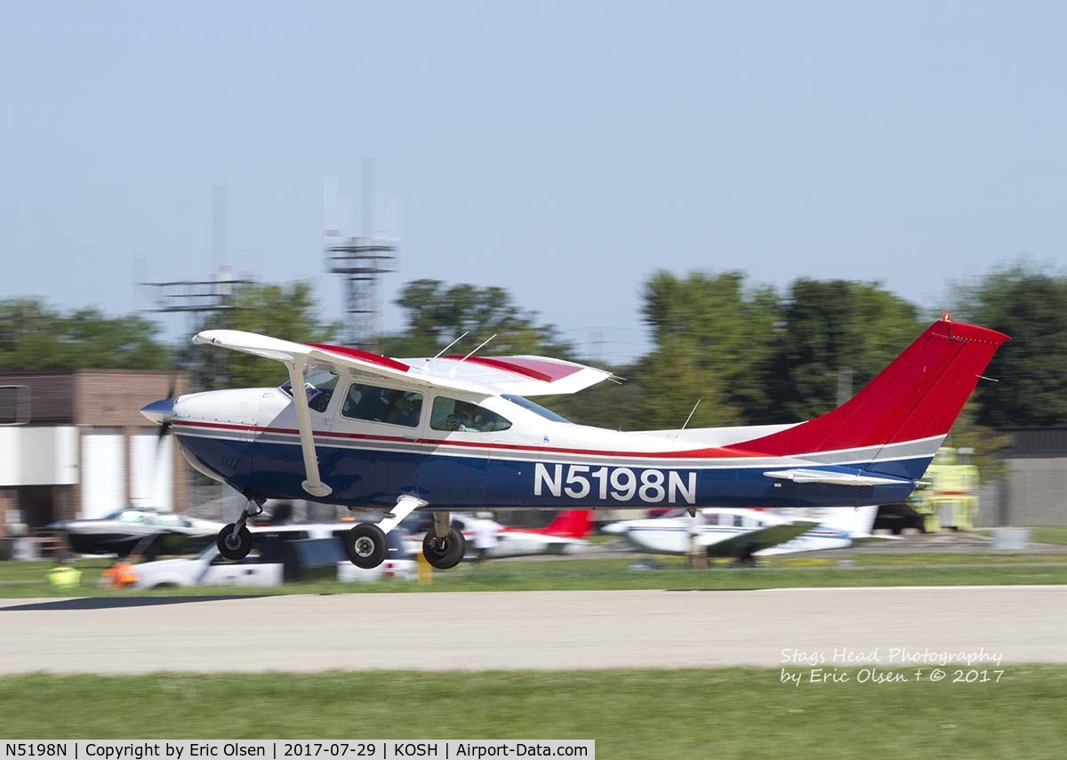 N5198N, 1980 Cessna 182Q Skylane C/N 18267566, Cessna 182 at Airventure.