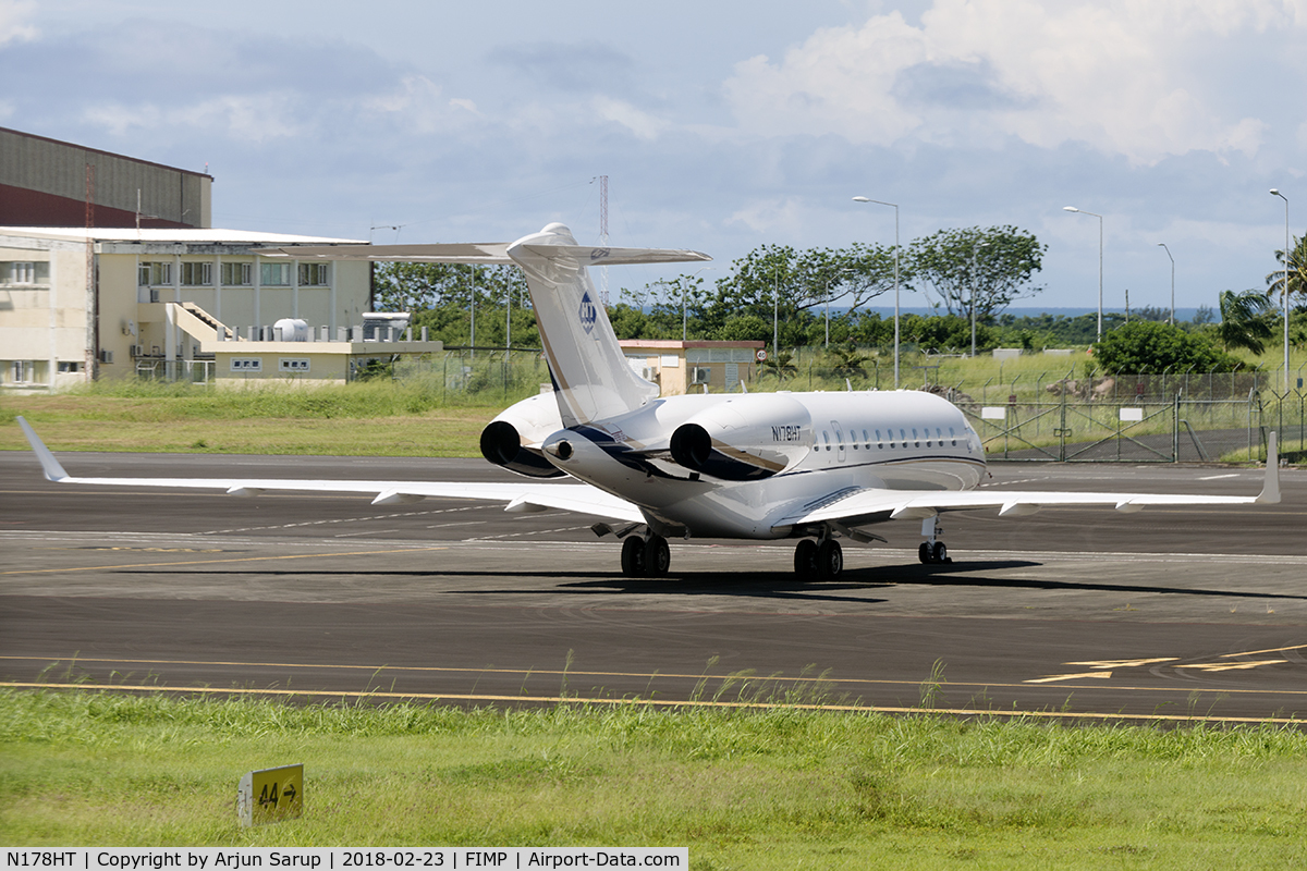 N178HT, 2016 Bombardier BD-700-1A10 Global 6000 C/N 9793, On the apron at SSRIA.