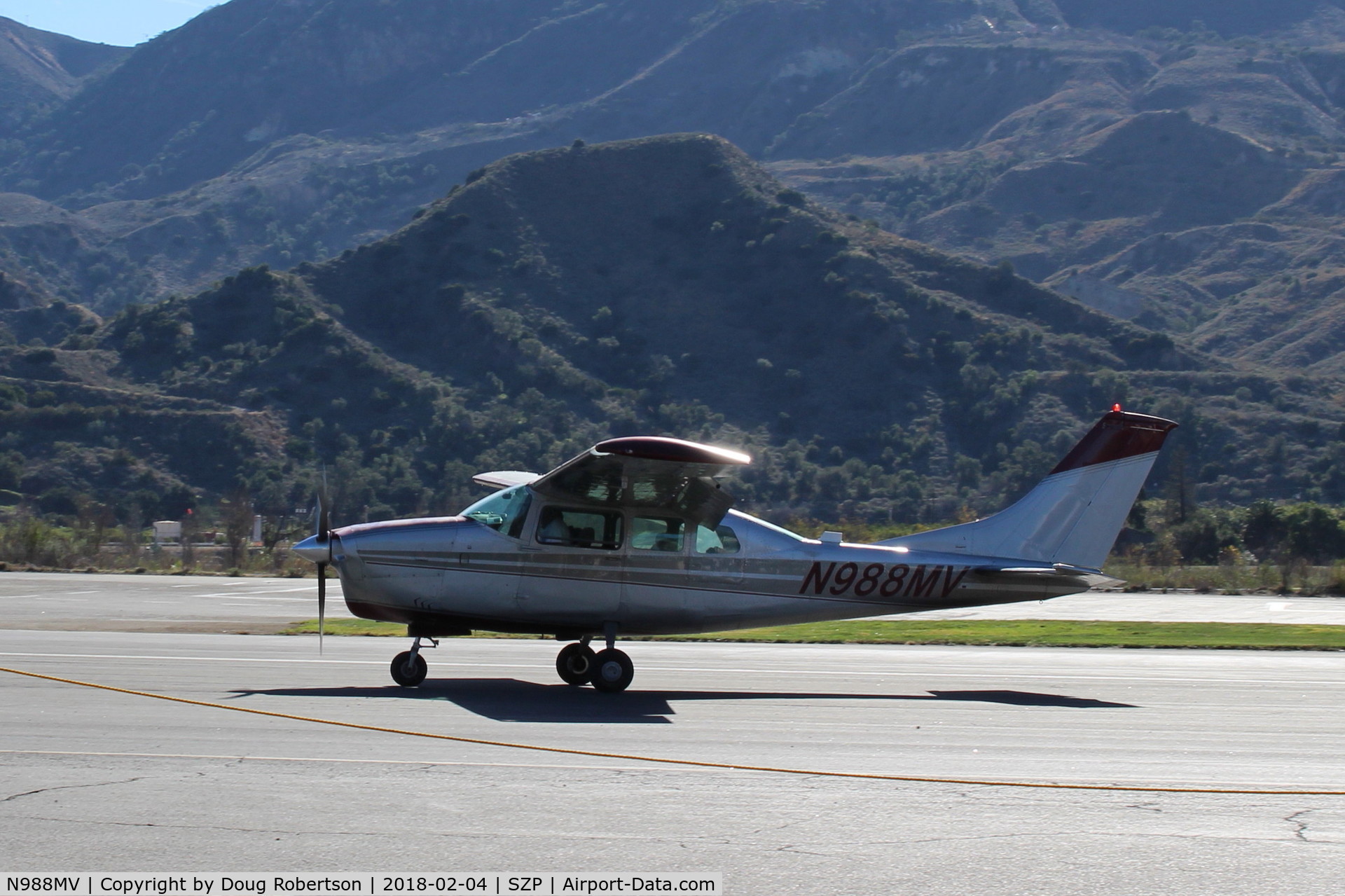 N988MV, 1967 Cessna T210G Turbo Centurion C/N T210-0284, 1967 Cessna T210G TURBO CENTURION, Continental TSIO-520-C 285 Hp, TBO-1400 hours, taxi off the active