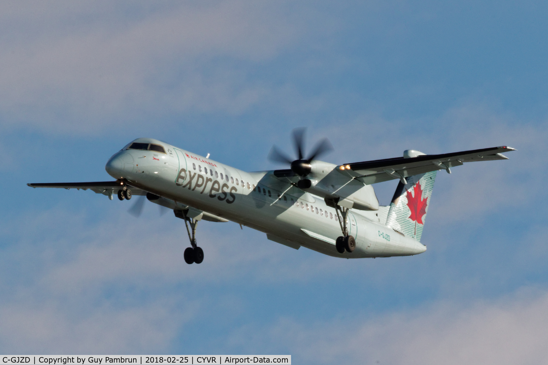 C-GJZD, 2016 De Havilland Canada DHC-8-402 Dash 8 C/N 4533, Landing