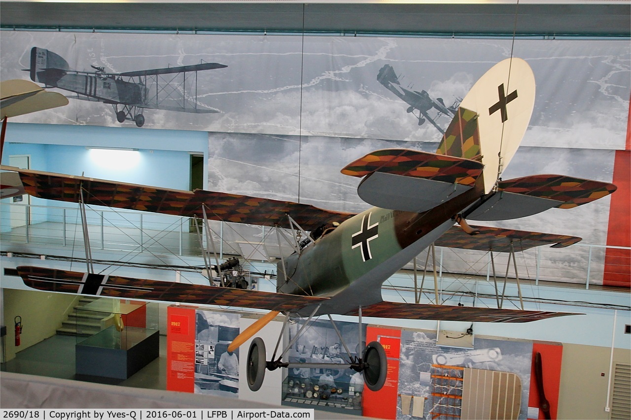 2690/18, 1918 Pfalz DXII C/N 3240, Pfalz DXII, Air & Space Museum Paris-Le Bourget Airport (LFPB-LBG)
