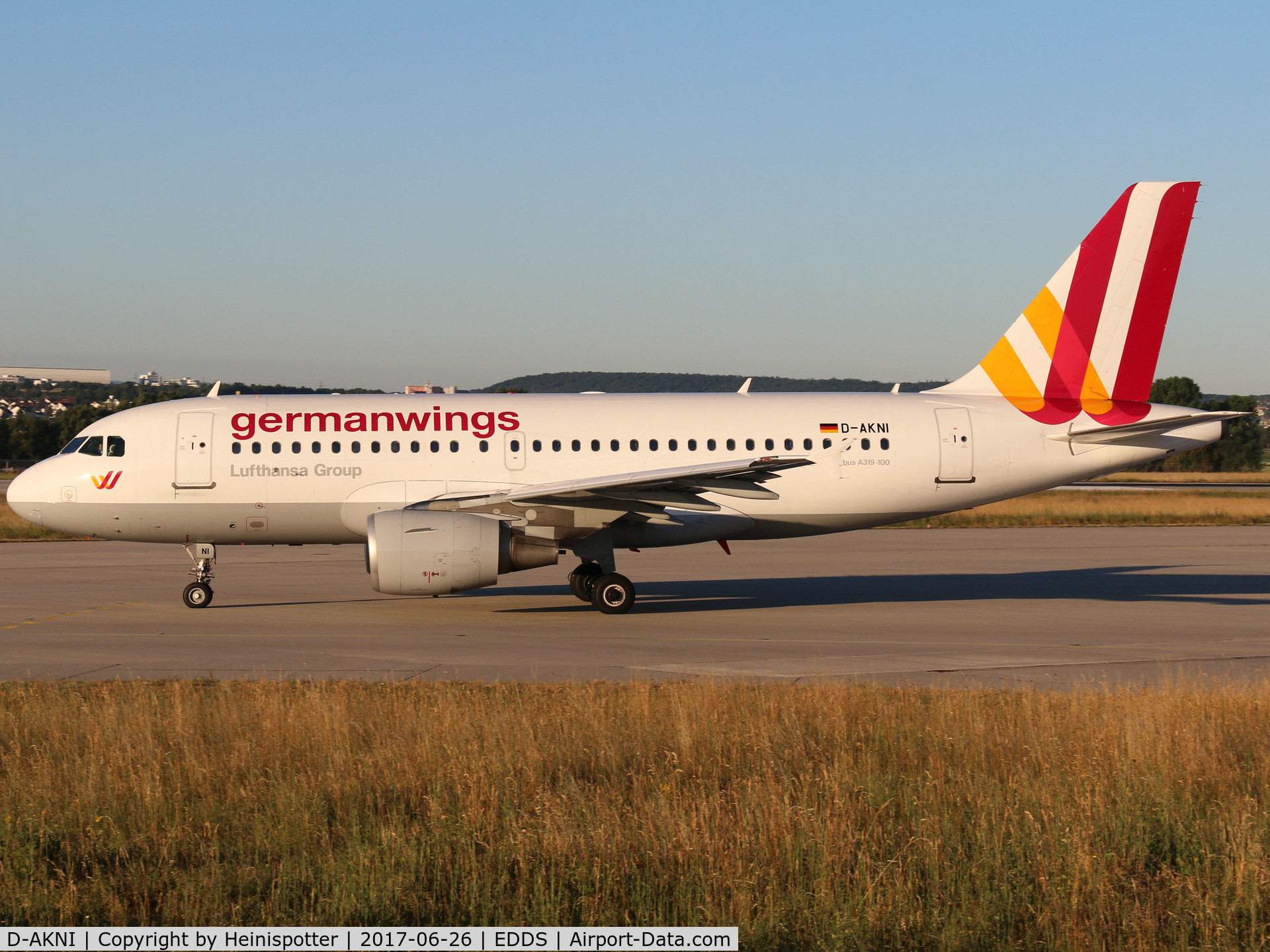 D-AKNI, 1999 Airbus A319-112 C/N 1016, D-AKNI at Stuttgart Airport.