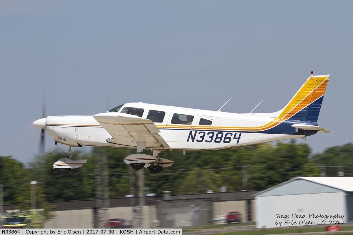 N33864, Piper PA-32-260 Cherokee Six Cherokee Six C/N 32-7500033, Piper PA-32 departing Airventure