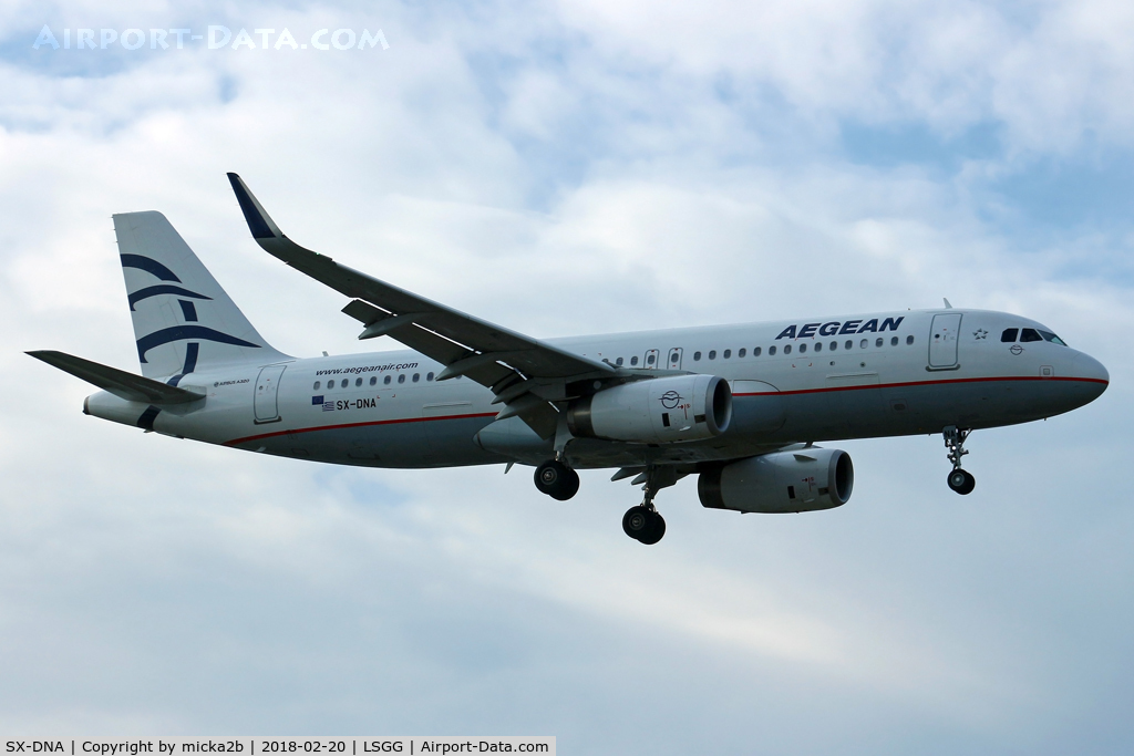 SX-DNA, 2015 Airbus A320-232 C/N 6655, Landing