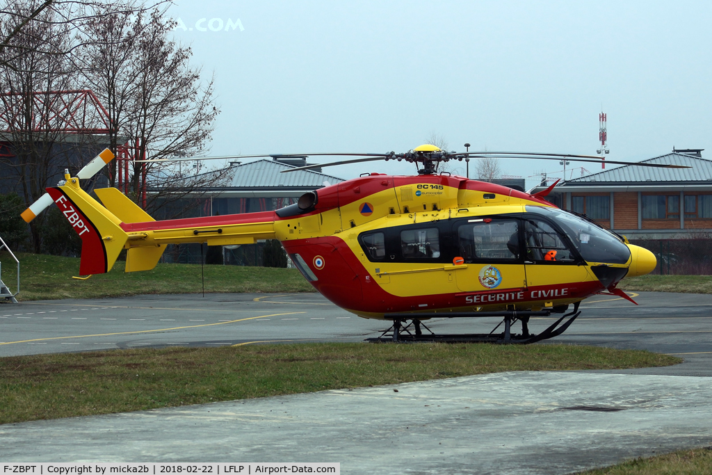 F-ZBPT, Eurocopter-Kawasaki EC-145 (BK-117C-2) C/N 9043, Parked