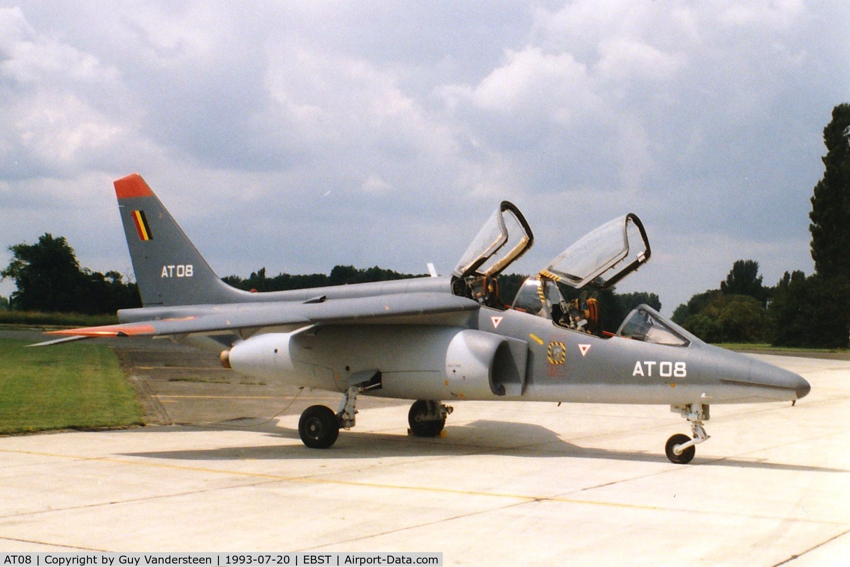 AT08, Dassault-Dornier Alpha Jet 1B C/N B08/1024, First aircraft painted in two tone grey July 1993