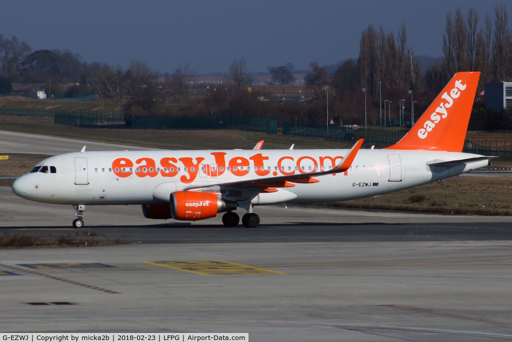 G-EZWJ, 2013 Airbus A320-214 C/N 5638, Taxiing