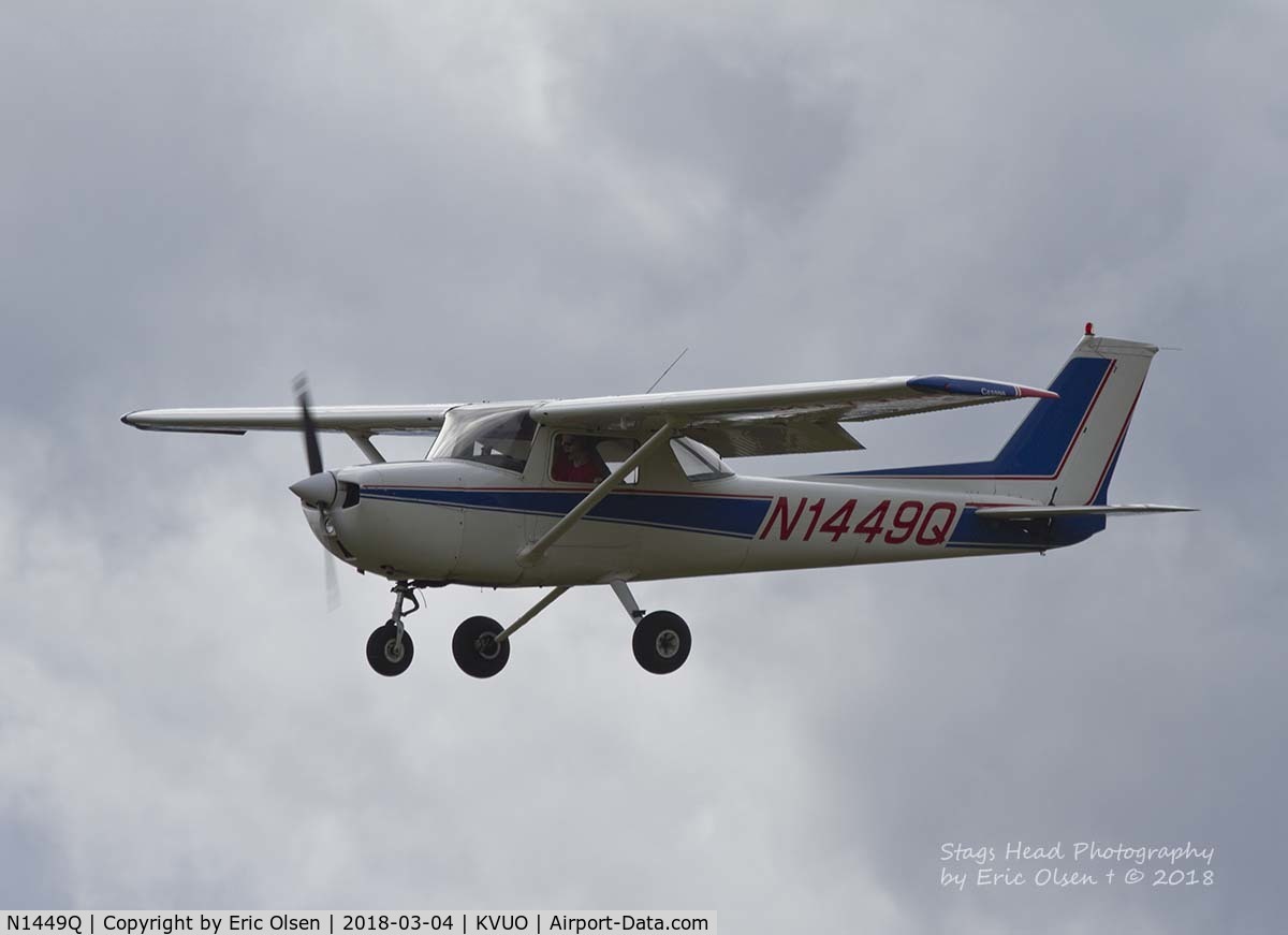 N1449Q, 1971 Cessna 150L C/N 15072749, Cessna 150 landing at Pearson Field