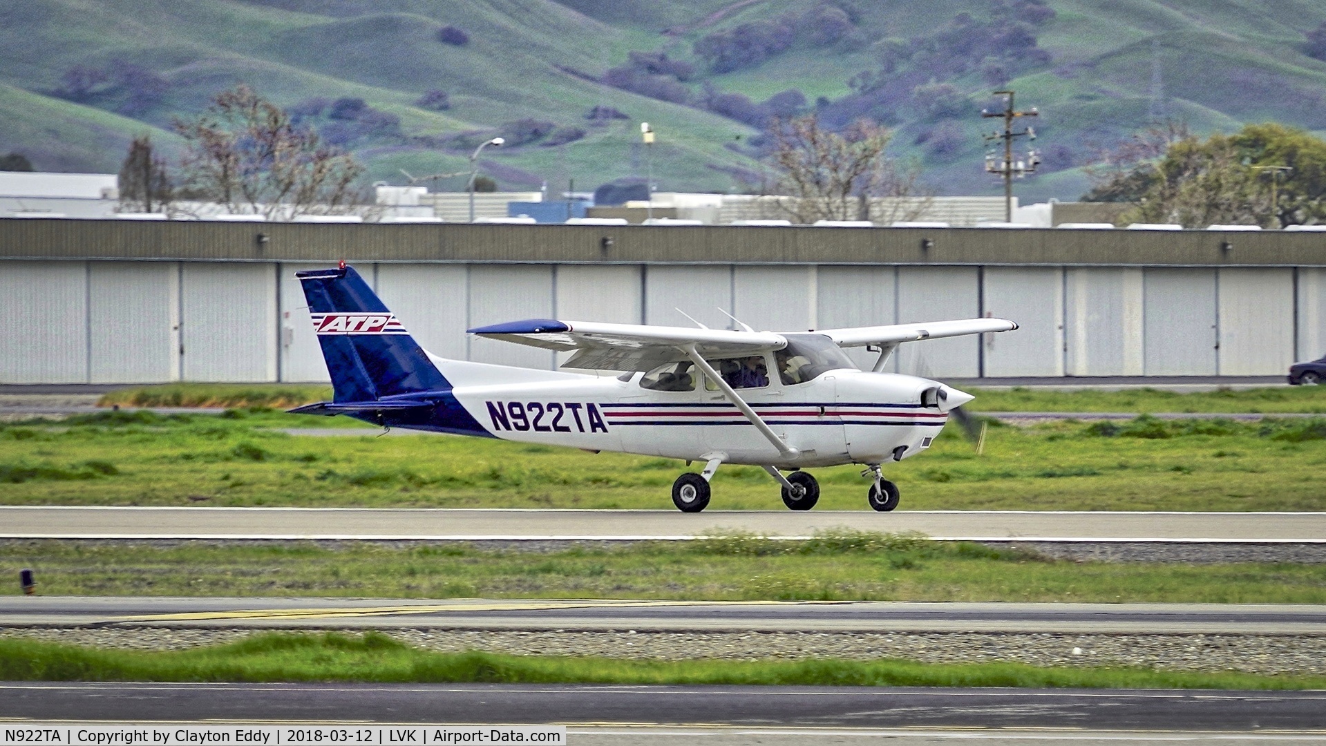 N922TA, 1997 Cessna 172R C/N 17280249, Livermore Airport California 2018.