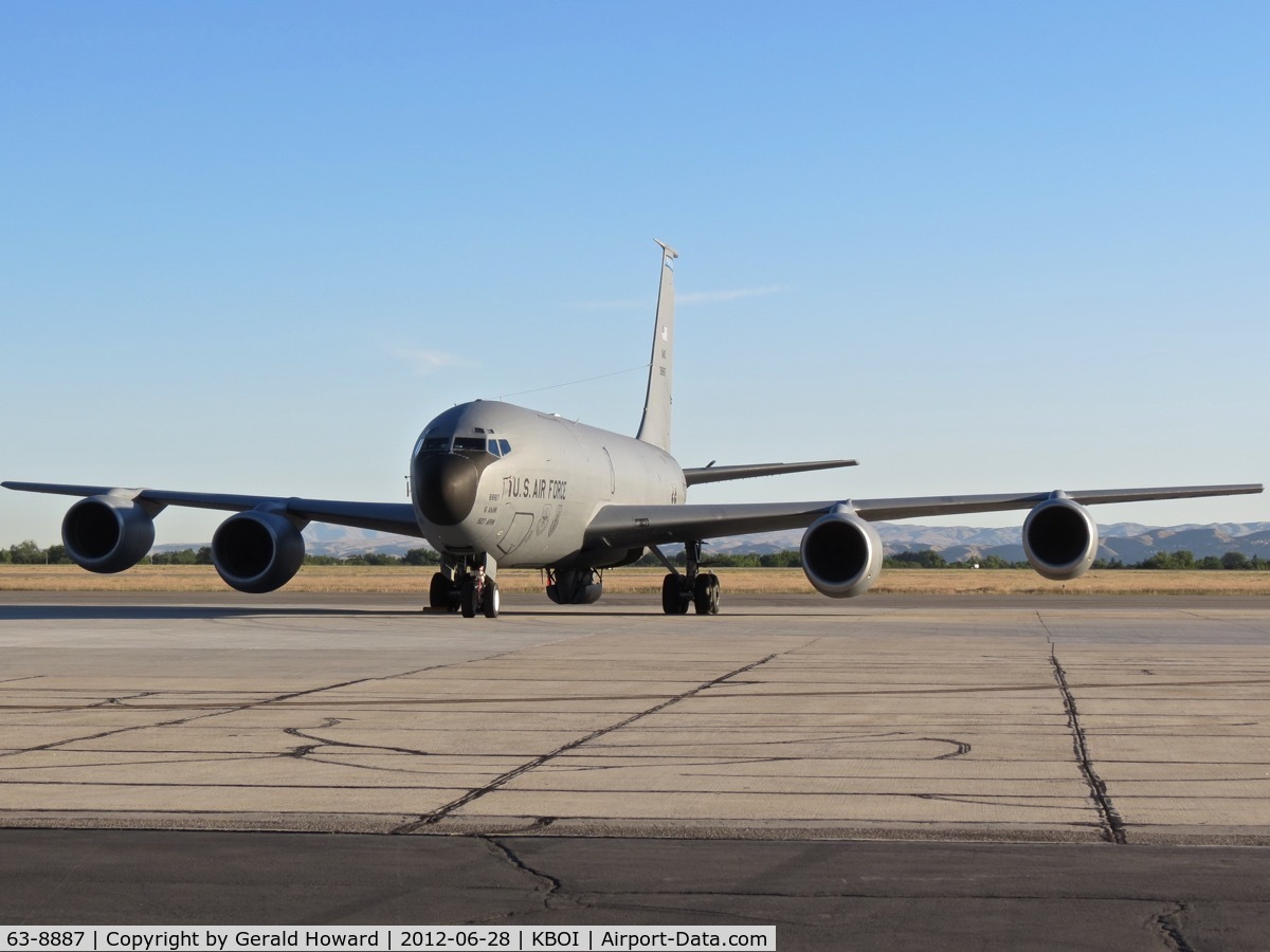 63-8887, 1963 Boeing KC-135R Stratotanker C/N 18735, Parked on the south GA ramp.  6th AMW / 927th ARW, MacDill AFB.