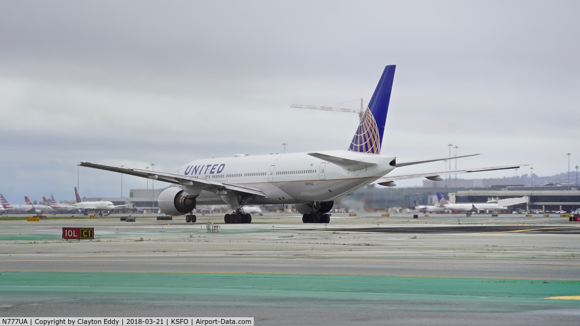 N777UA, 1995 Boeing 777-222 C/N 26916, SFO 2018.