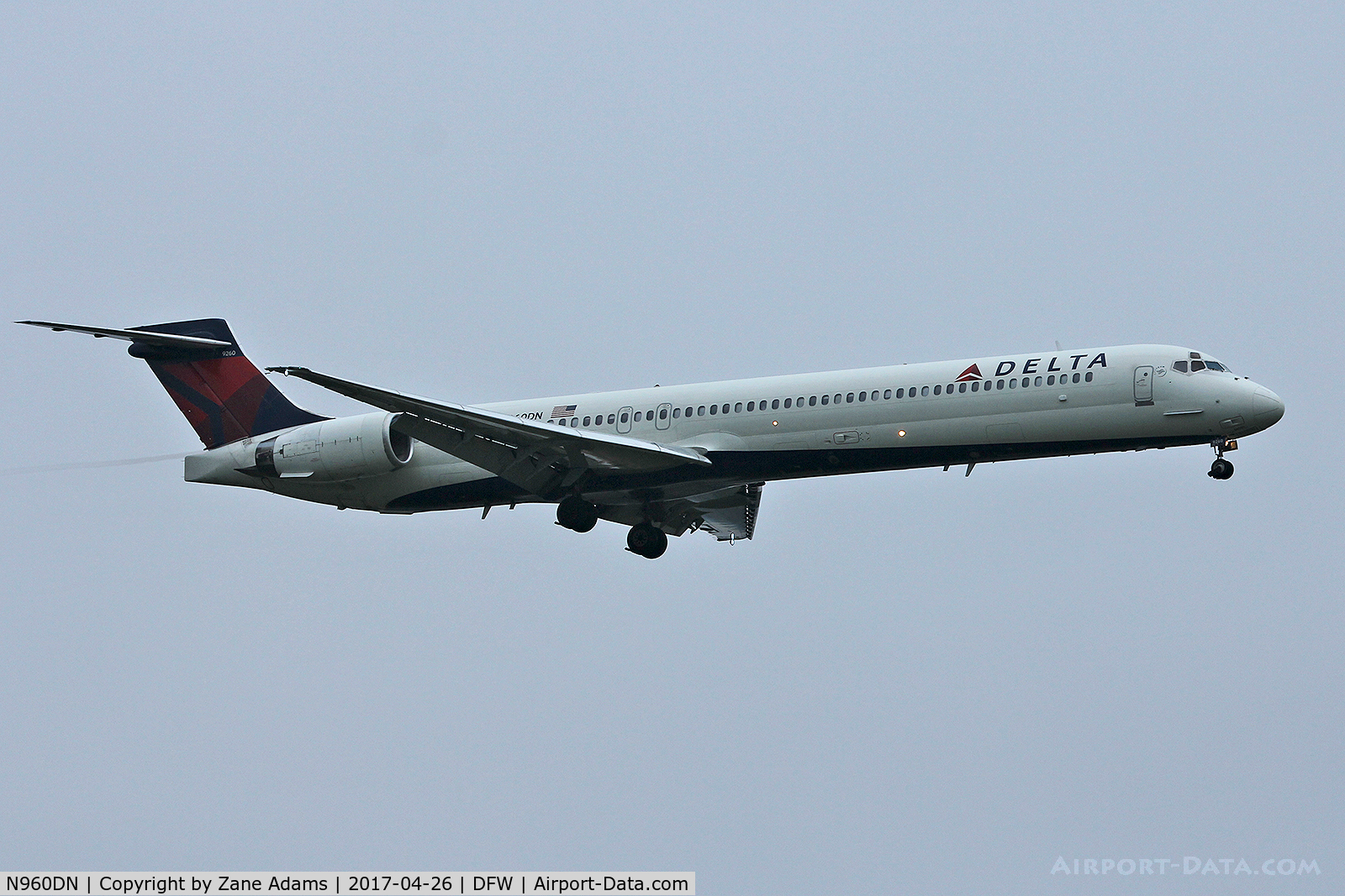 N960DN, 1998 McDonnell Douglas MD-90-30 C/N 53530, Arriving at DFW Airport