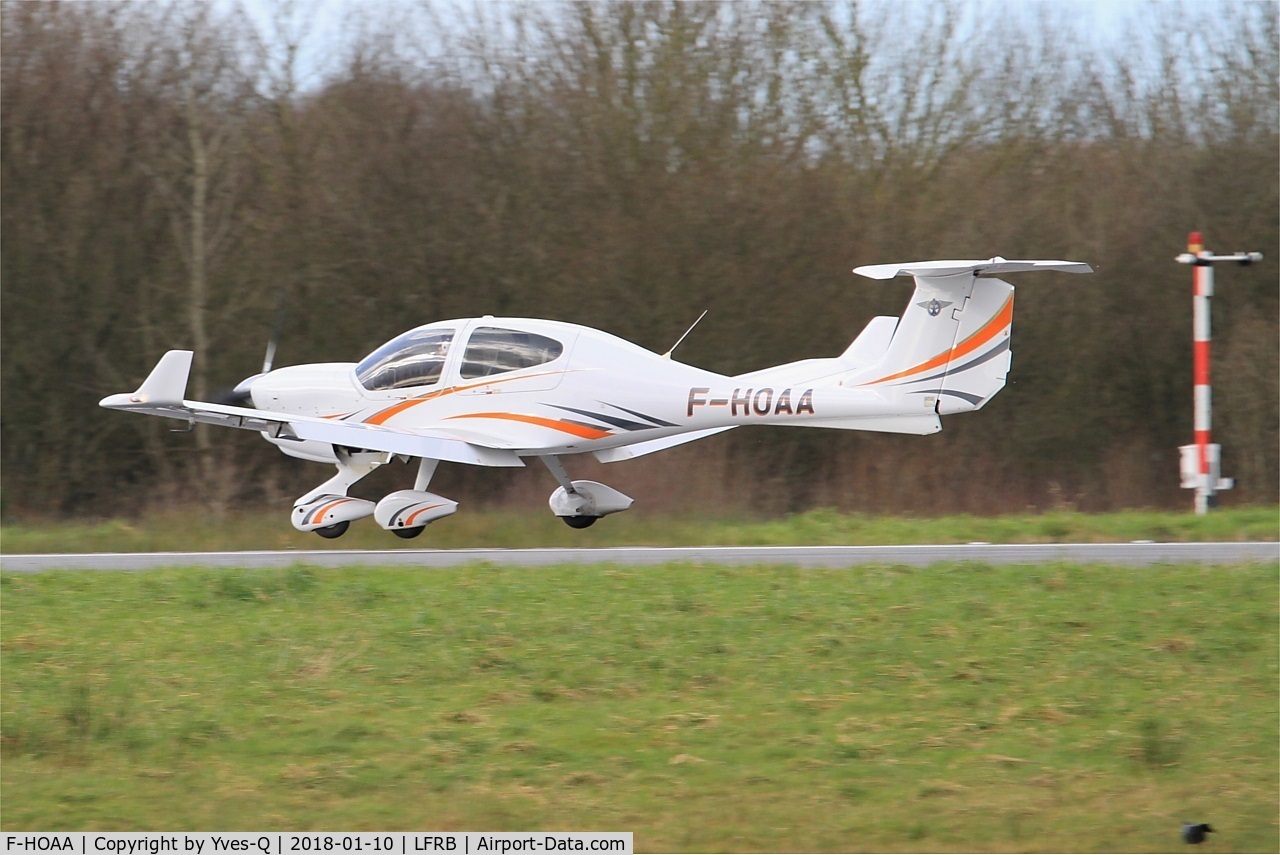 F-HOAA, Diamond DA-40 Diamond Star C/N D4.148, Diamond DA-40 Diamond Star, Landing rwy 25L, Brest-Bretagne Airport (LFRB-BES)