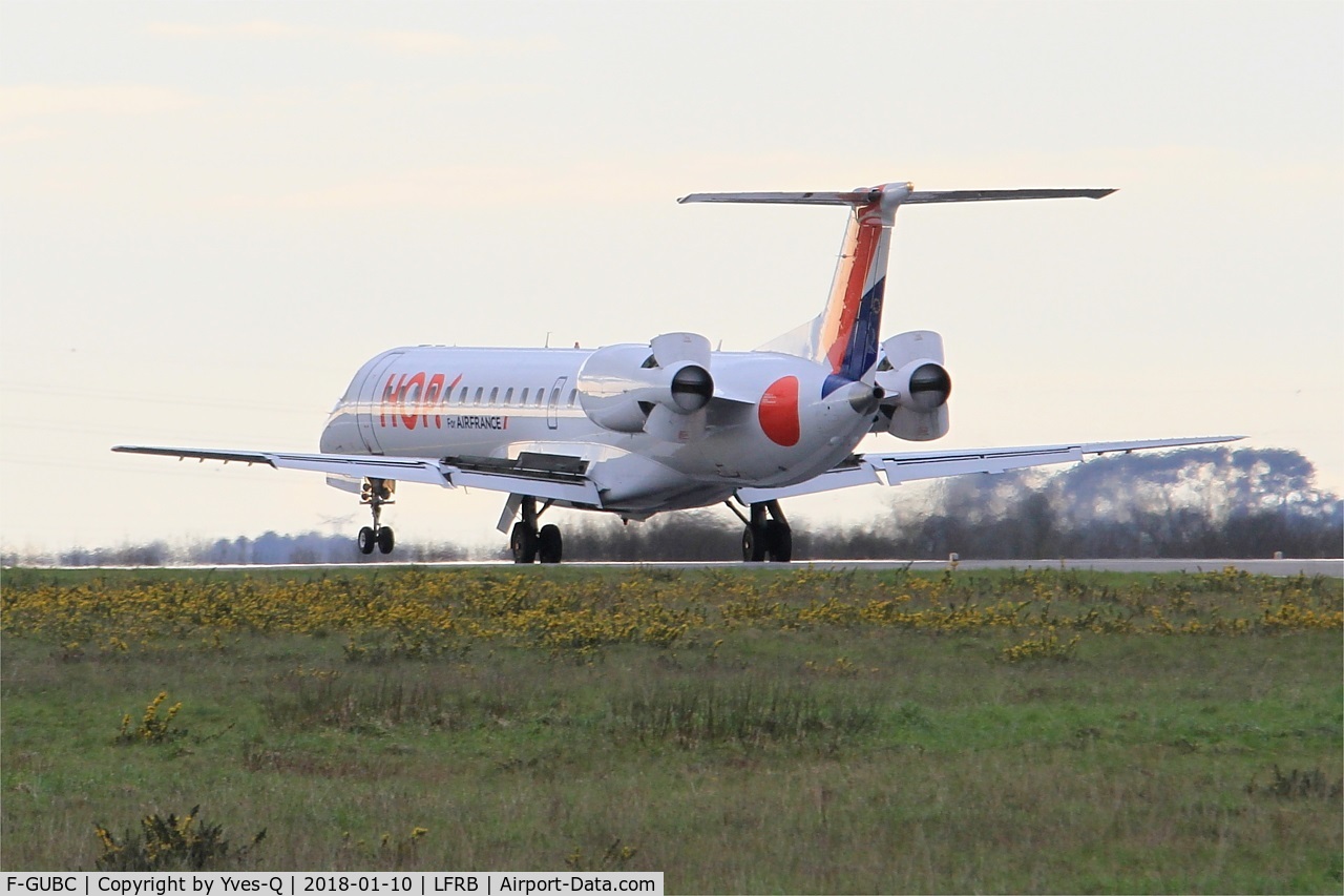 F-GUBC, 2002 Embraer ERJ-145LR (EMB-145LR) C/N 145556, Embraer ERJ-145LR, Reverse thrust landing rwy 25L, Brest-Bretagne airport (LFRB-BES)
