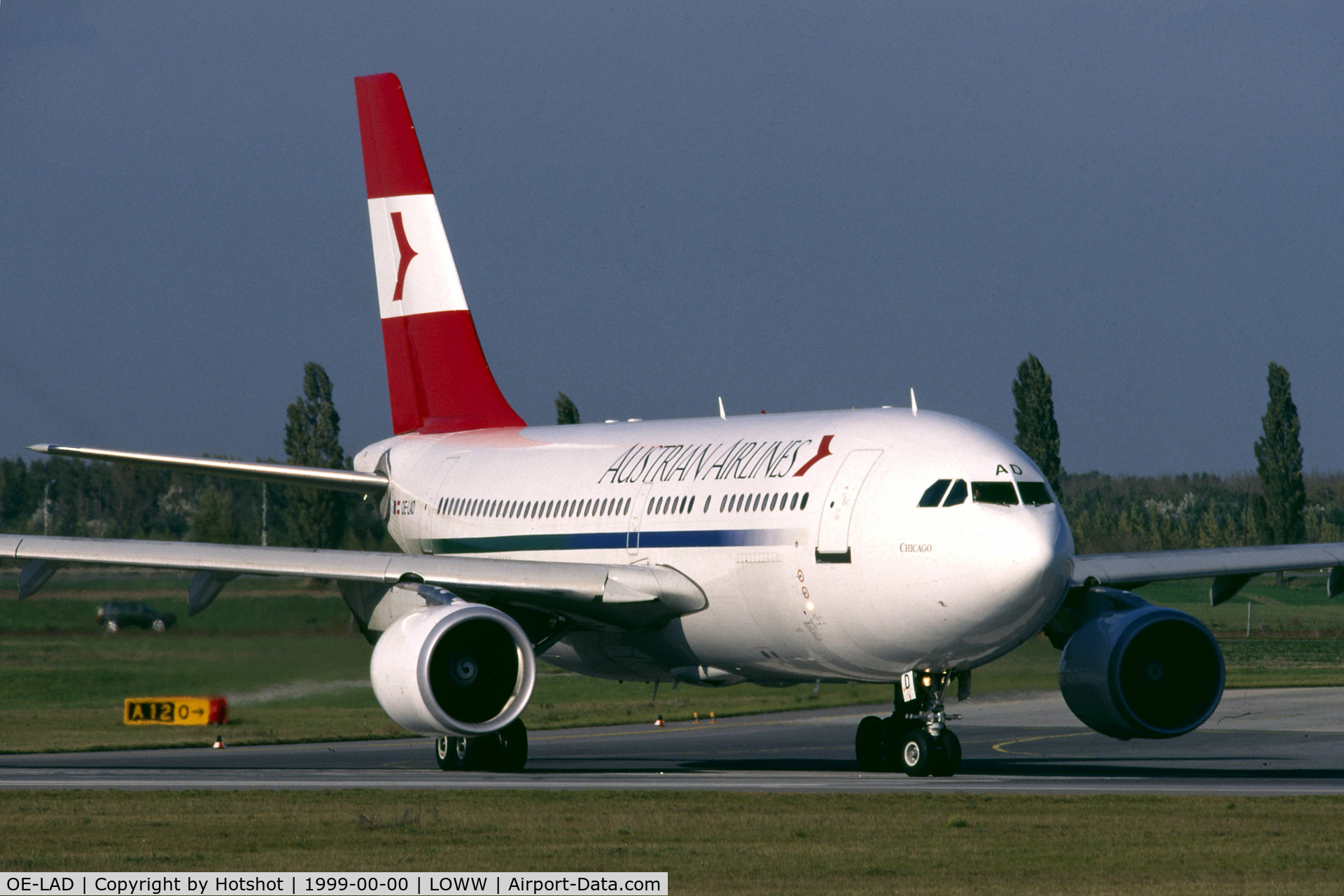 OE-LAD, 1991 Airbus A310-325 C/N 624, Line-up runway 11