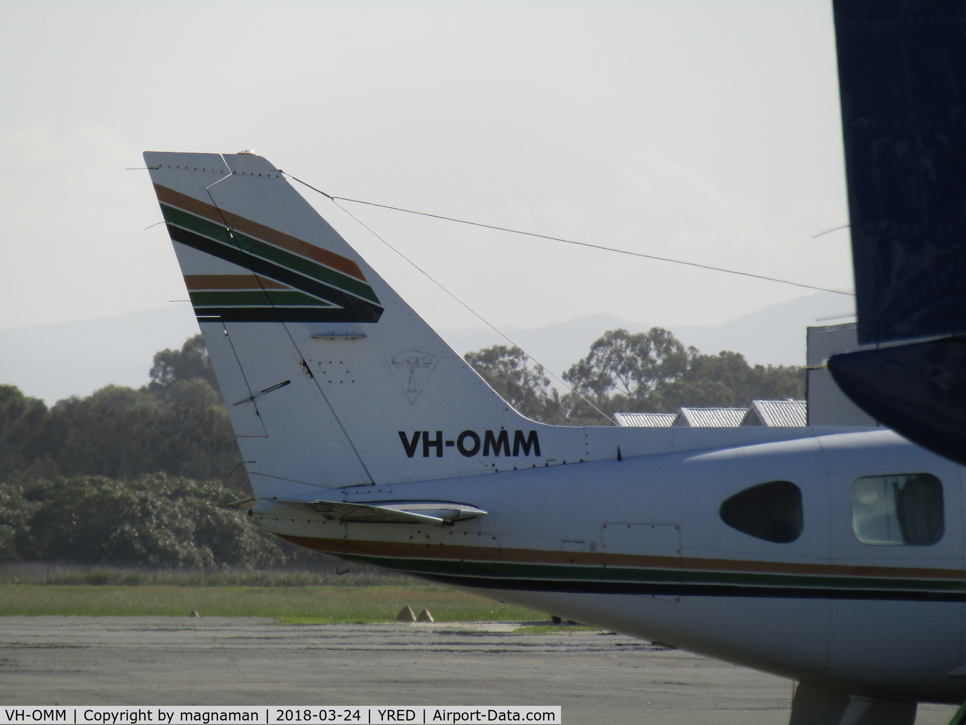 VH-OMM, 1981 Piper PA-31-350 Chieftain C/N 31-8152153, calm plane