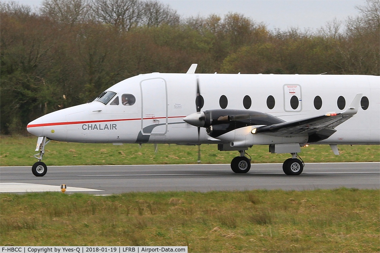 F-HBCC, 1999 Beech 1900D C/N UE-350, Beech 1900D, Taxiing to holding point rwy 25L, Brest-Bretagne Airport (LFRB-BES)