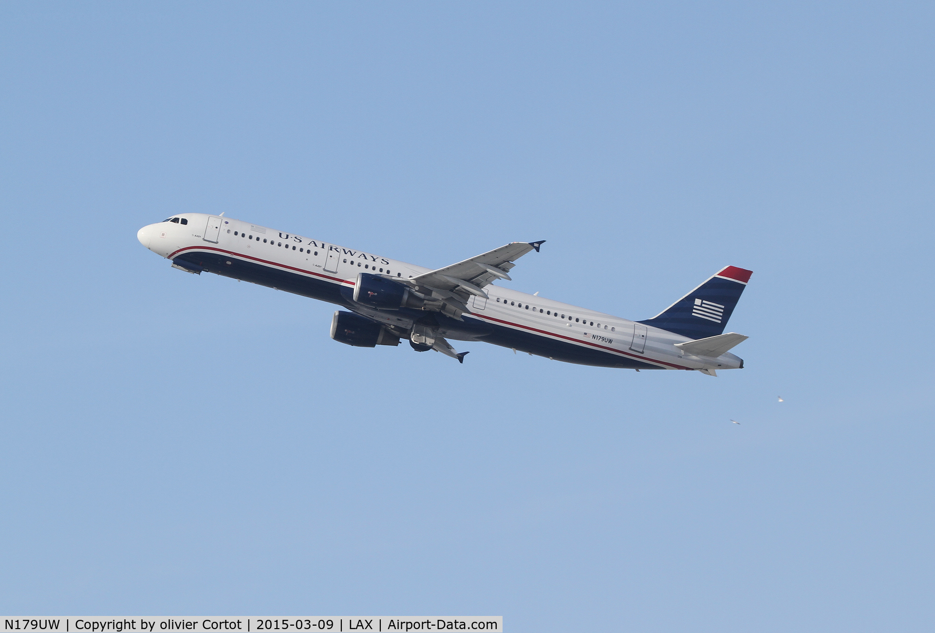 N179UW, 2001 Airbus A321-211 C/N 1521, taking off