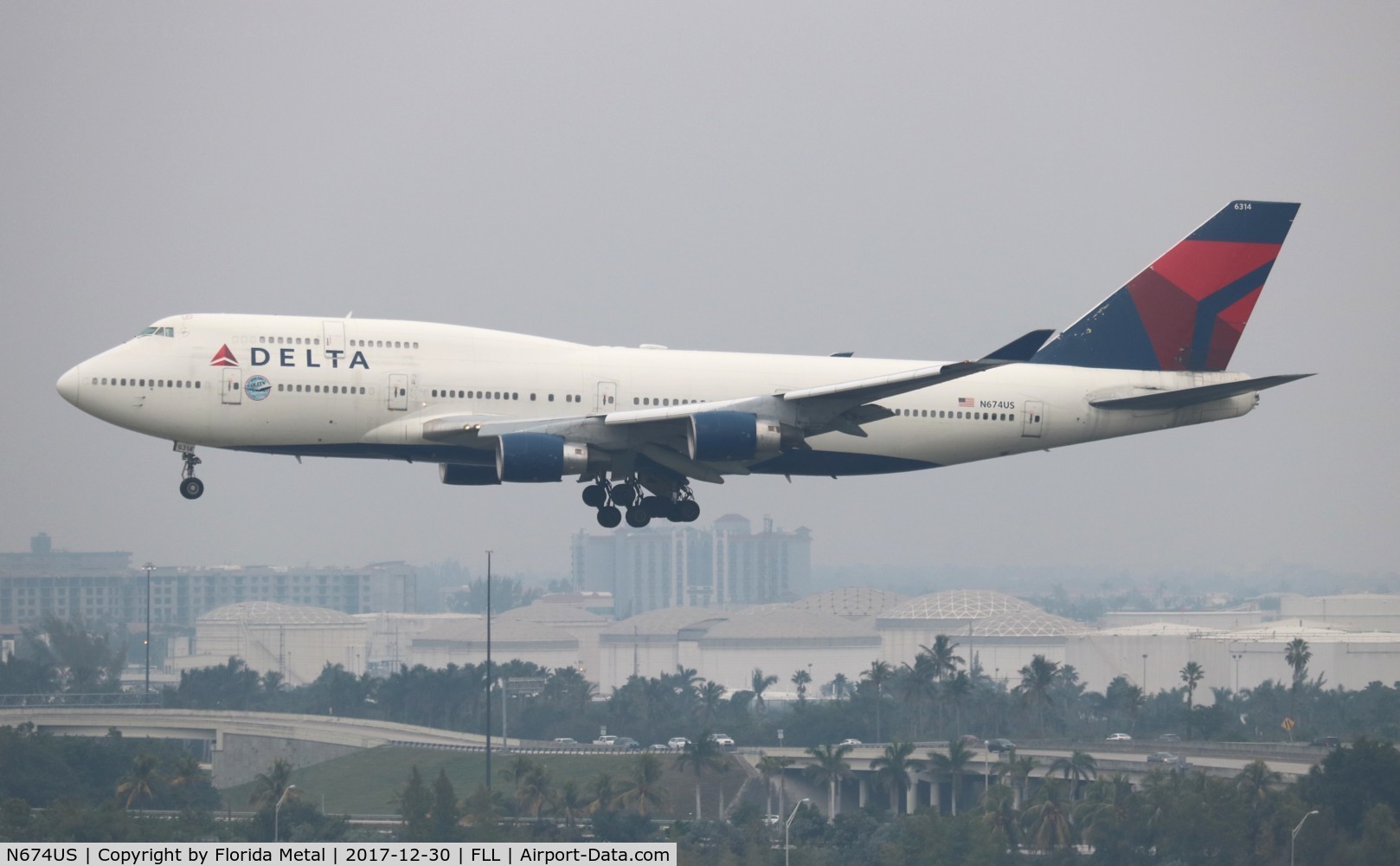 N674US, 1999 Boeing 747-451 C/N 30269, Delta