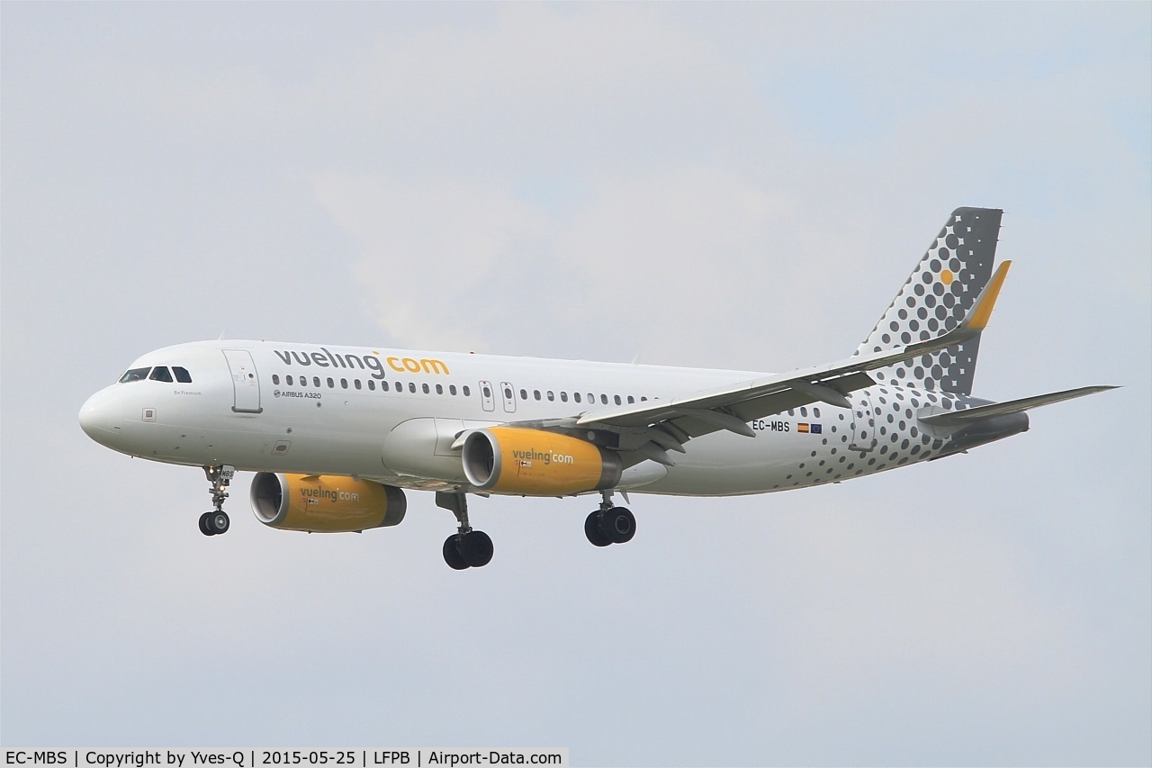 EC-MBS, 2014 Airbus A320-232 C/N 6123, Airbus A320-232, Short approach rwy 26, Paris-Orly airport (LFPO-ORY)