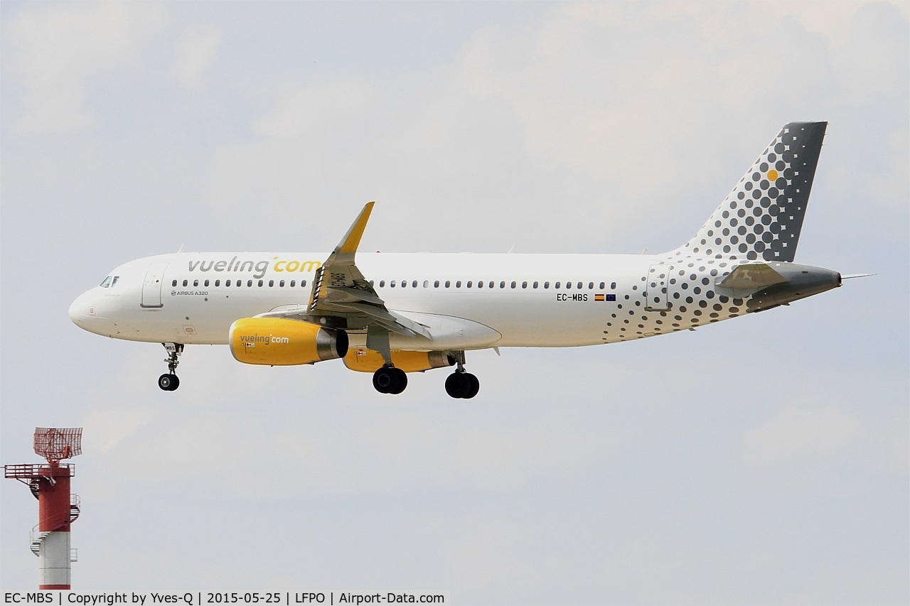 EC-MBS, 2014 Airbus A320-232 C/N 6123, Airbus A320-232, Short approach rwy 26, Paris-Orly airport (LFPO-ORY)