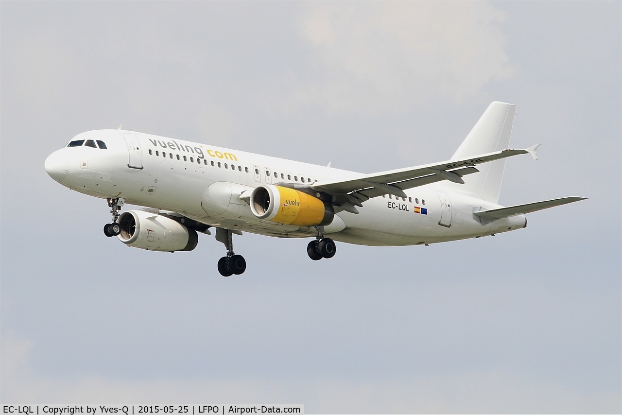 EC-LQL, 2002 Airbus A320-232 C/N 1749, Airbus A320-232, Short approach Rwy 26, Paris-Orly Airport (LFPO-ORY)