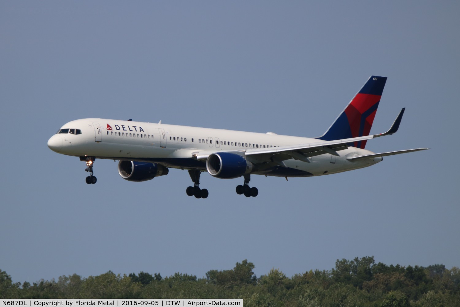 N687DL, 1998 Boeing 757-232 C/N 27586, Delta