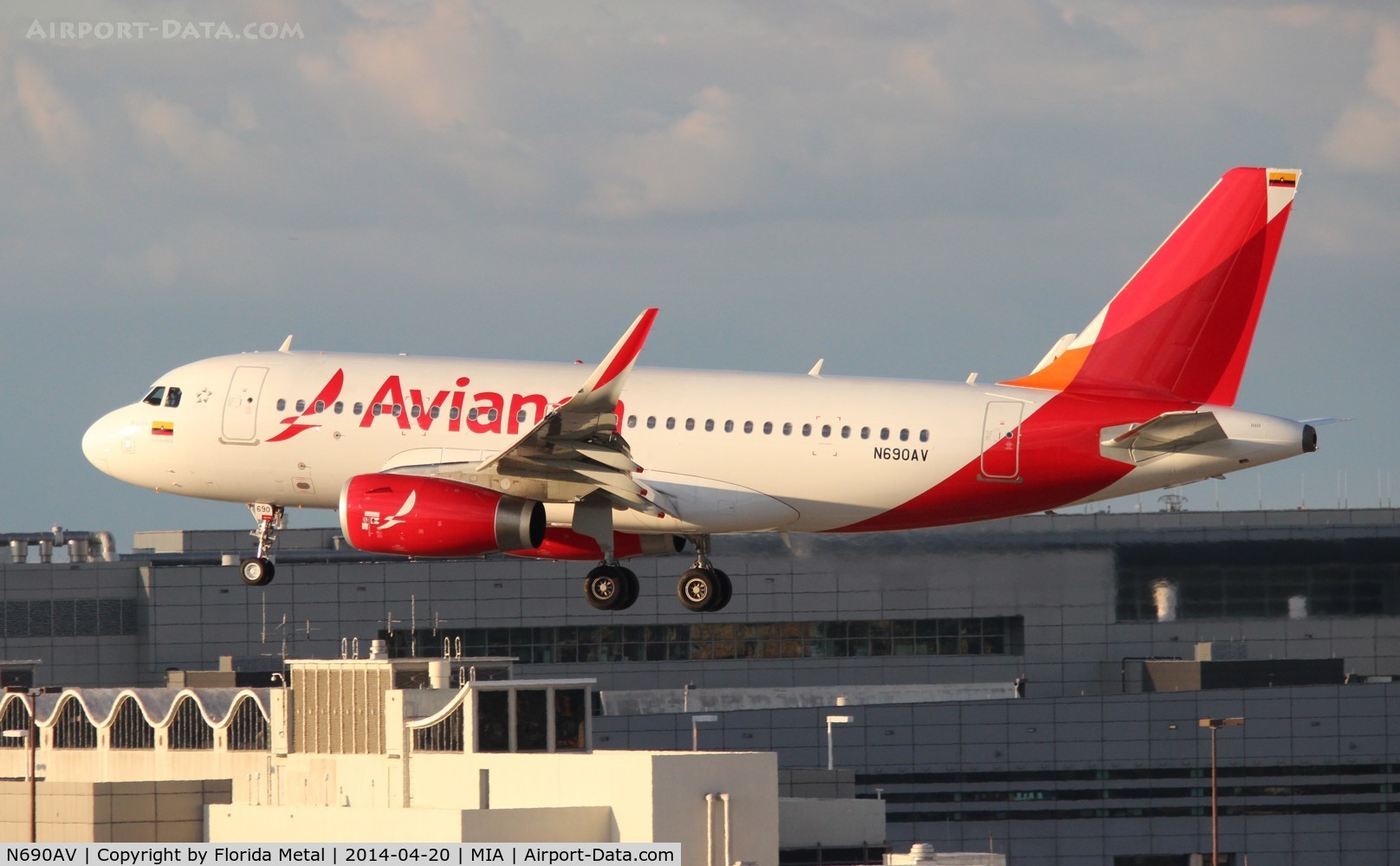 N690AV, 2014 Airbus A319-132 C/N 5944, Avianca