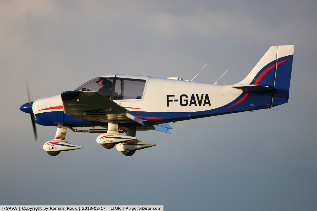F-GAVA, 1977 Robin DR-400-120 Dauphin 2+2 C/N 1254, Landing
