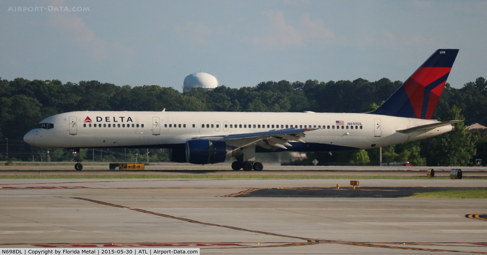 N698DL, 1999 Boeing 757-232 C/N 29911, Delta