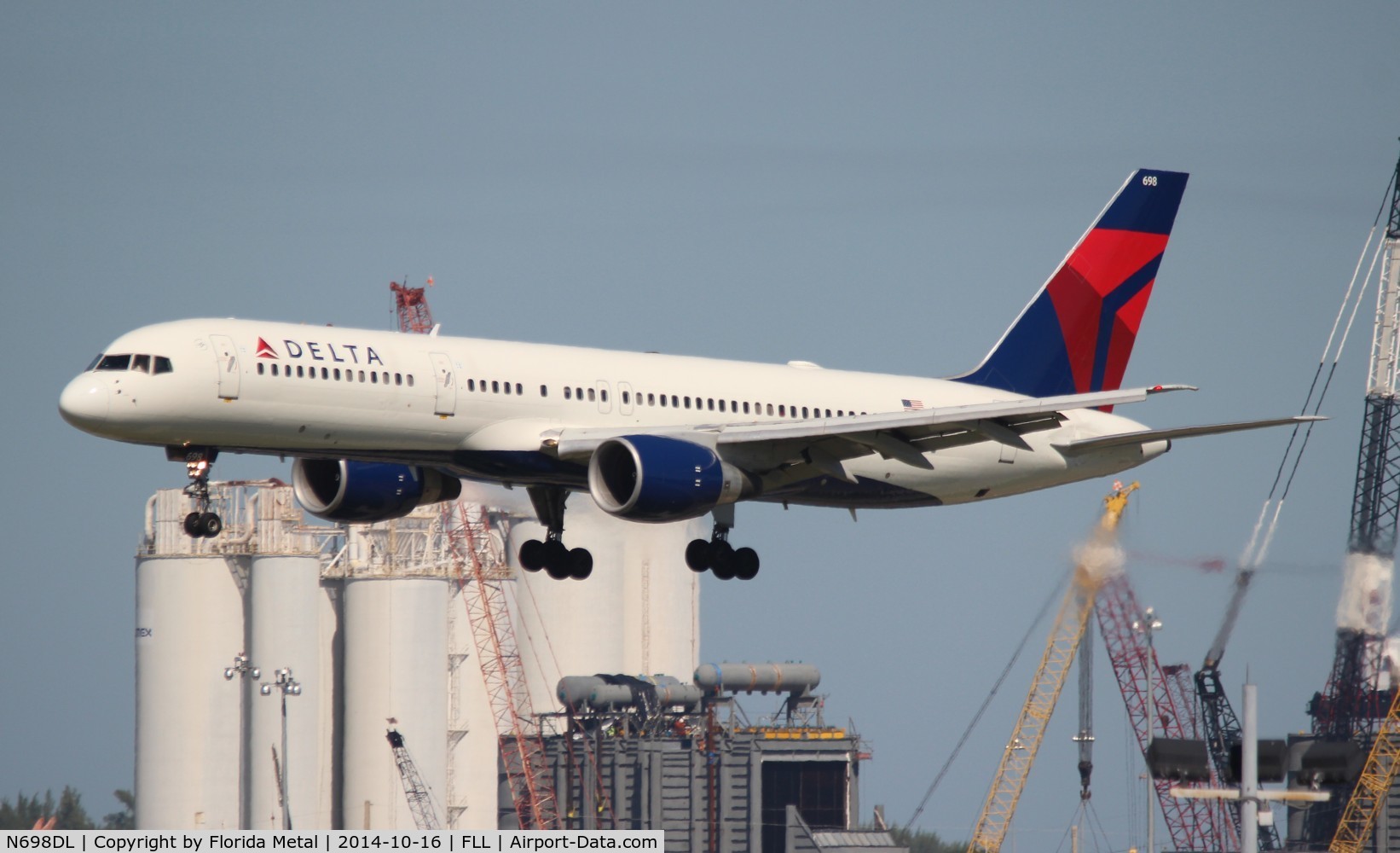 N698DL, 1999 Boeing 757-232 C/N 29911, Delta