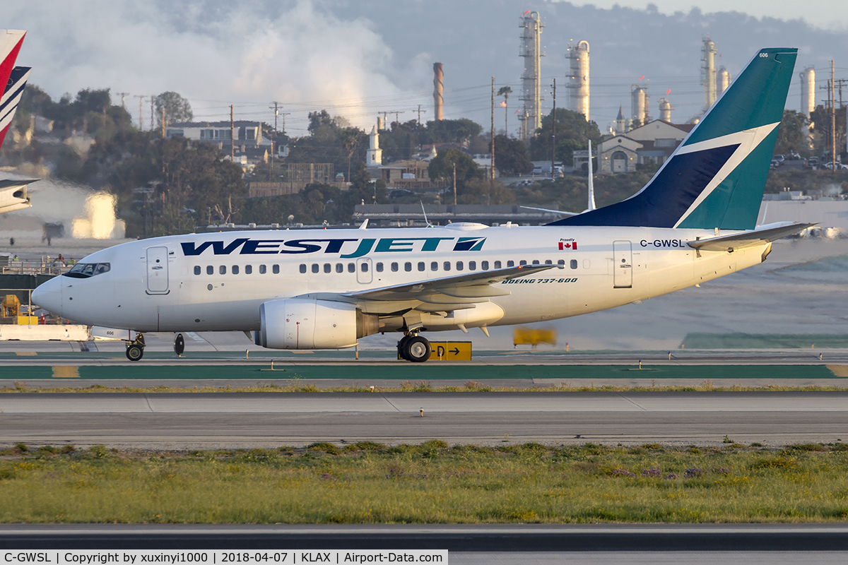 C-GWSL, 2006 Boeing 737-6CT C/N 34633, Taxi at LAX