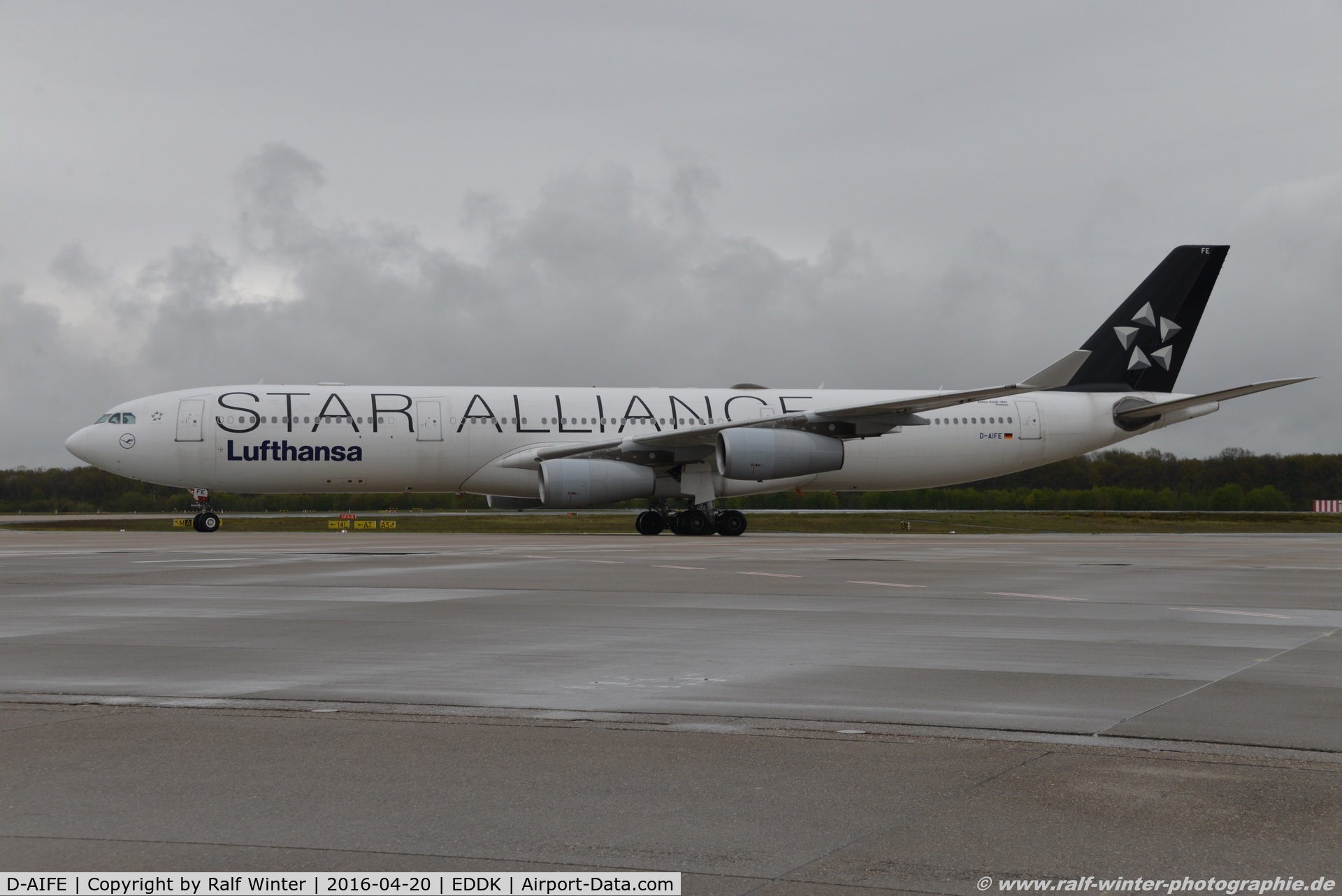 D-AIFE, 2001 Airbus A340-313X C/N 434, Airbus A340-313 - LH DLH Lufthansa 'Passau' 'Star Alliance livery' - 434 - D-AIFE - 20.04.2016 - CGN