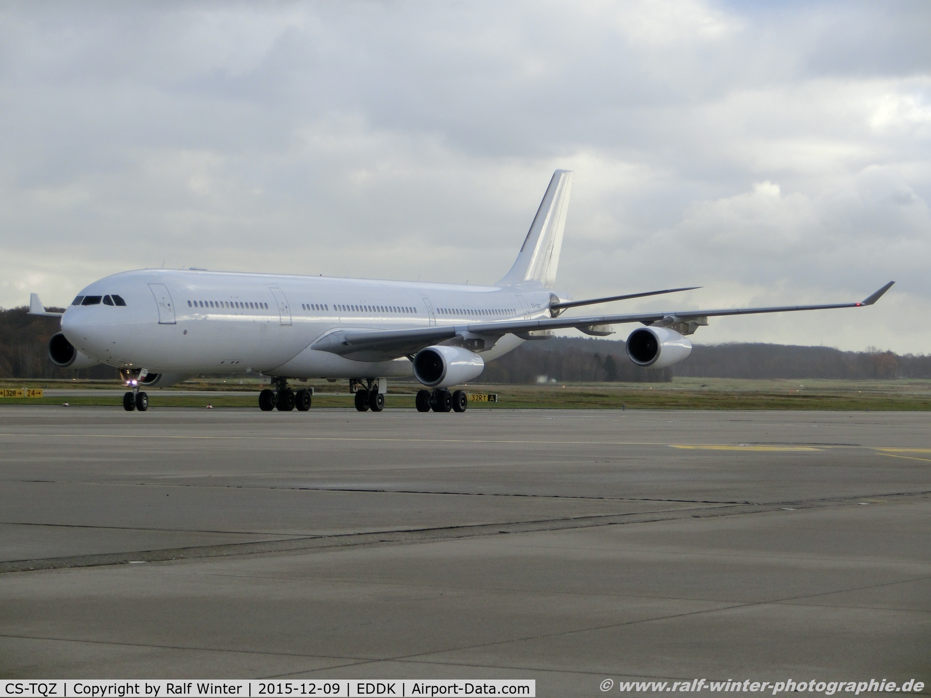 CS-TQZ, 1997 Airbus A340-313X C/N 202, Airbus A4340-313X - 5K HFY HI FLY - 202 - CS-TQZ - 09.12.2015 - CGN