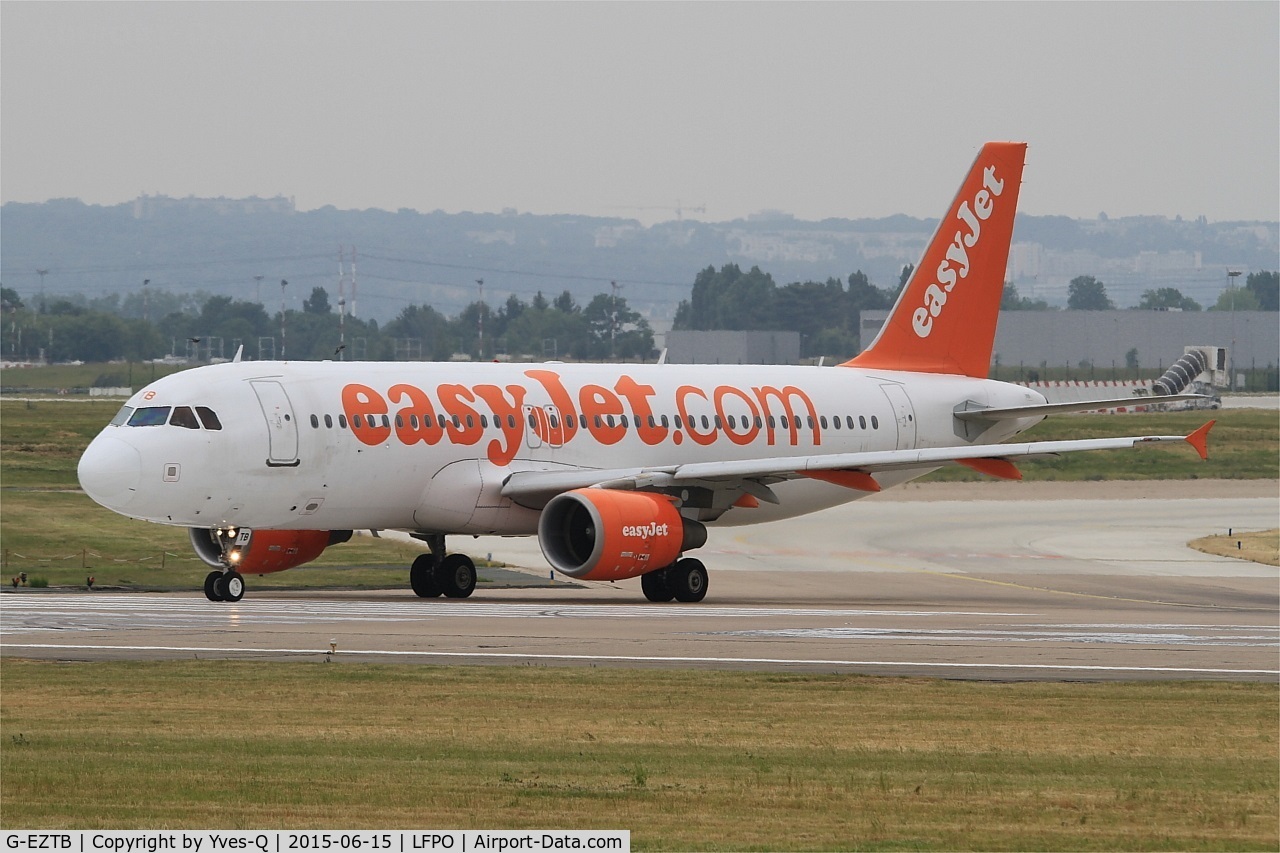 G-EZTB, 2009 Airbus A320-214 C/N 3843, Airbus A320-214, Lining up rwy 08, Paris-Orly airport (LFPO-ORY)