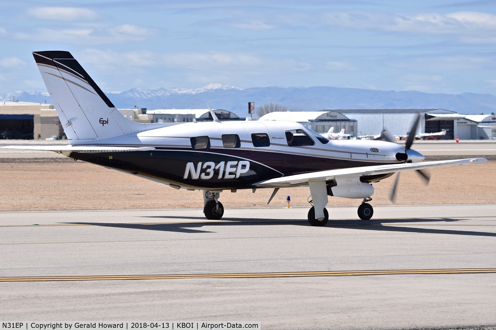 N31EP, 2009 Piper PA-46-500TP C/N 4697415, Taxiing on Alpha to north GA ramp.