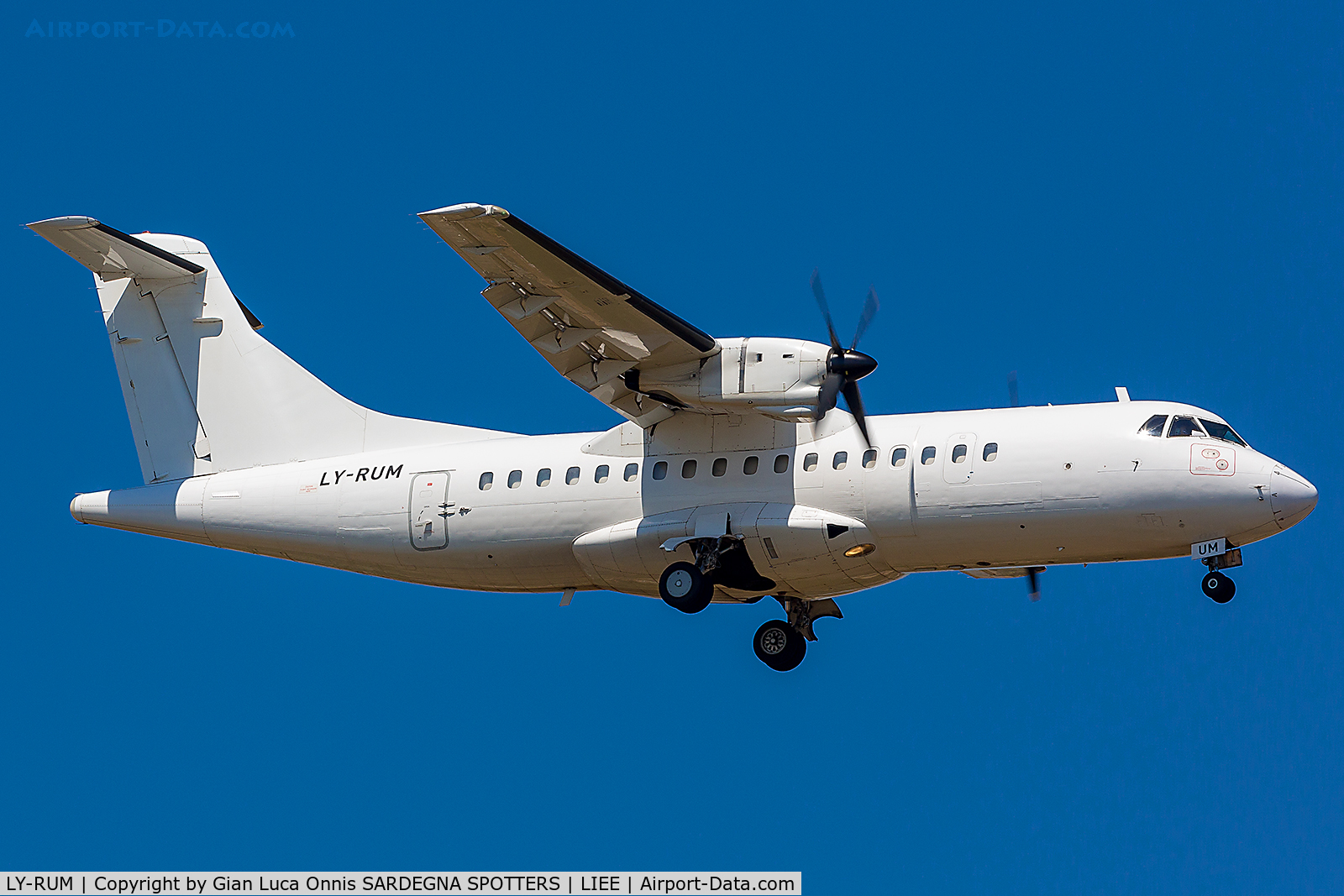 LY-RUM, 1986 ATR 42-300 C/N 010, LANDING 14R