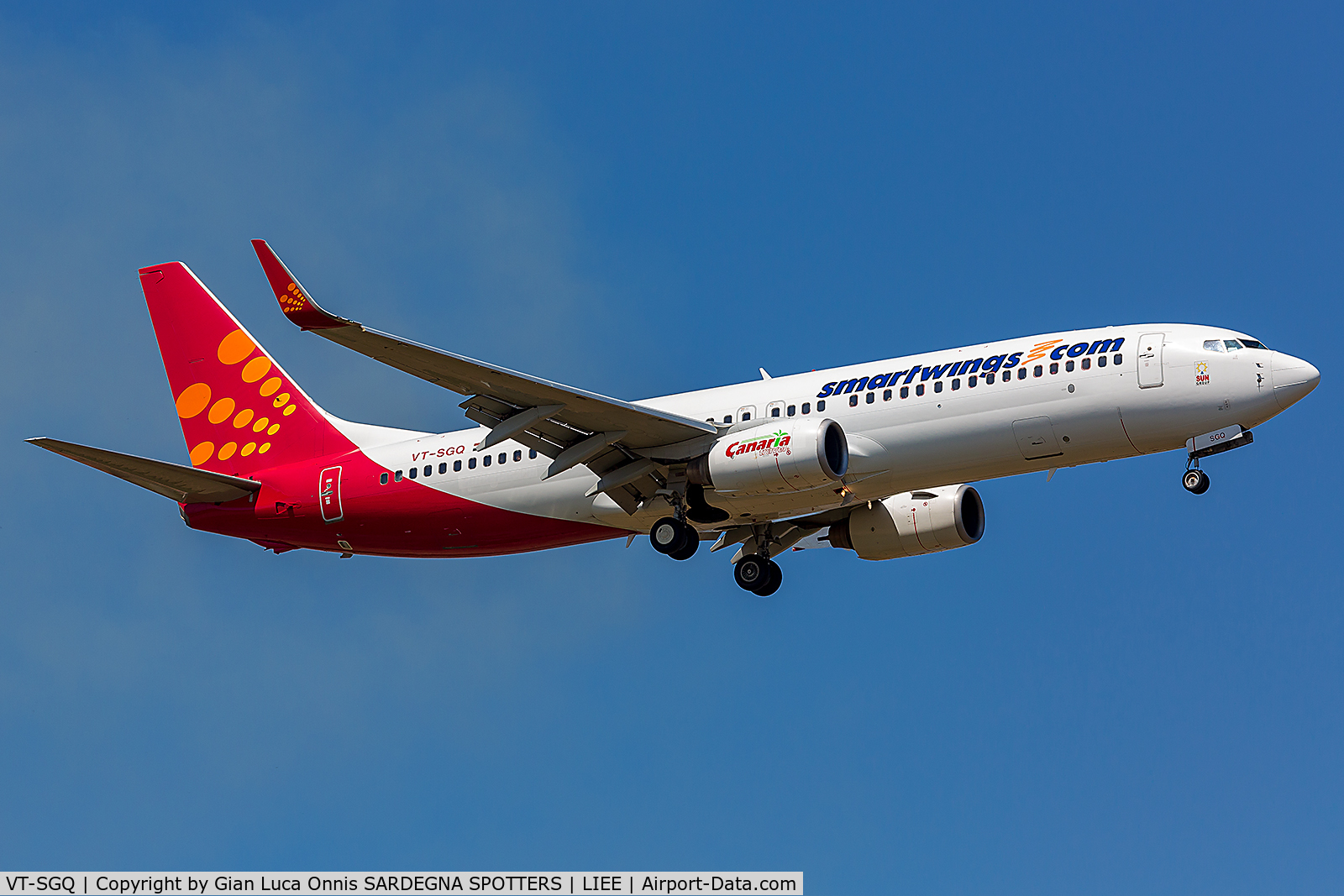 VT-SGQ, 2010 Boeing 737-8GJ C/N 37365, LANDING 14R