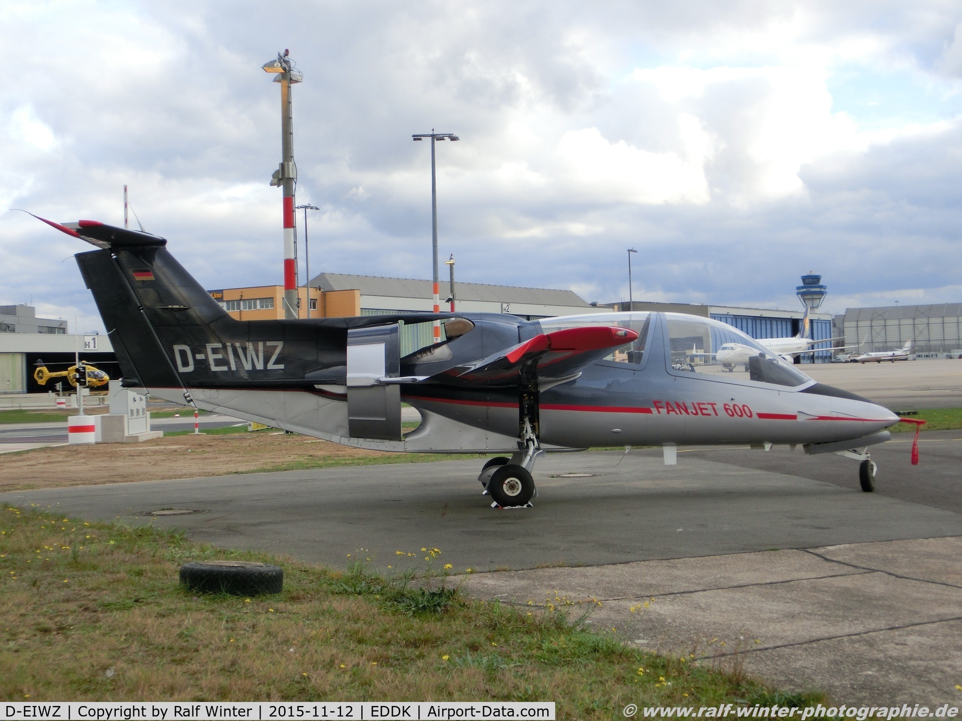 D-EIWZ, RFB Fantrainer 600 C/N 005, Rhein-Flugzeugbau Fantrainer 600 - Private - 005 - D-EIWZ - 12.11.2015 - CGN