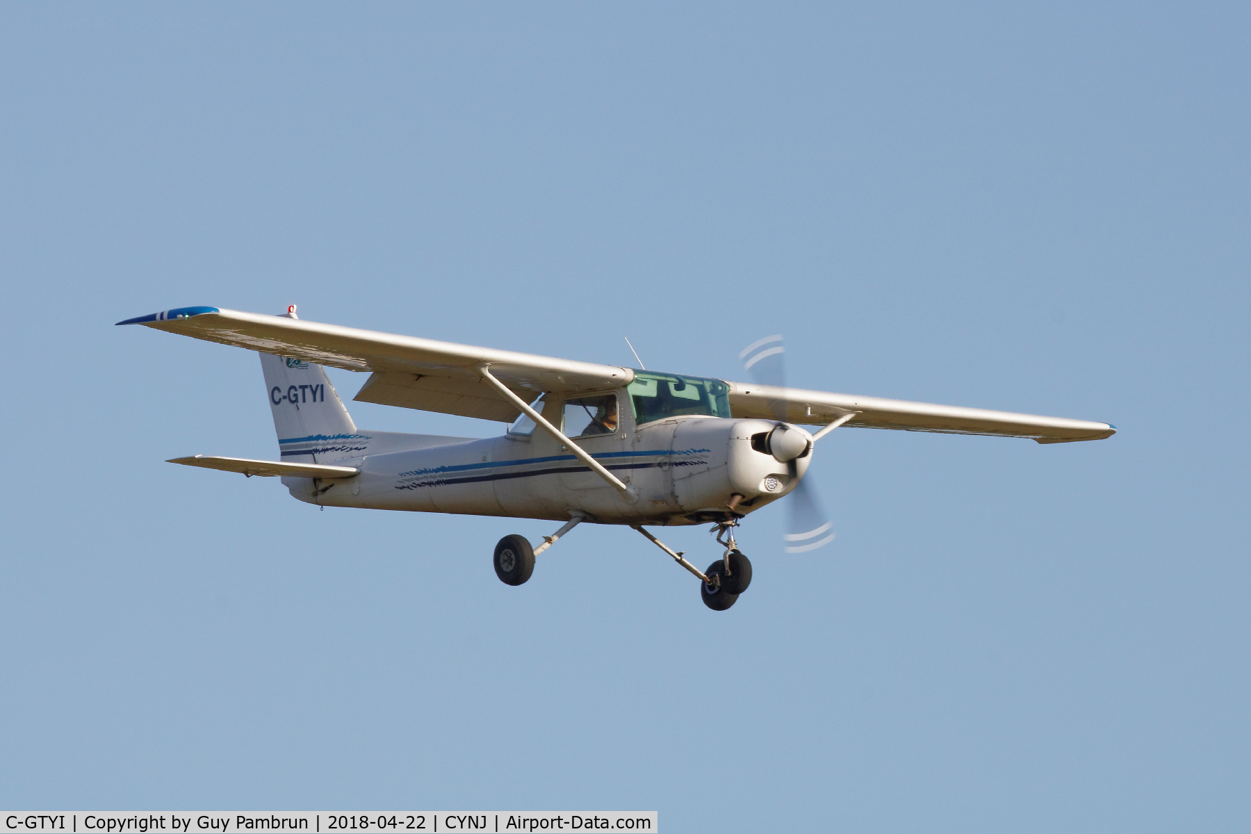 C-GTYI, 1979 Cessna 152 C/N 15283395, Landing