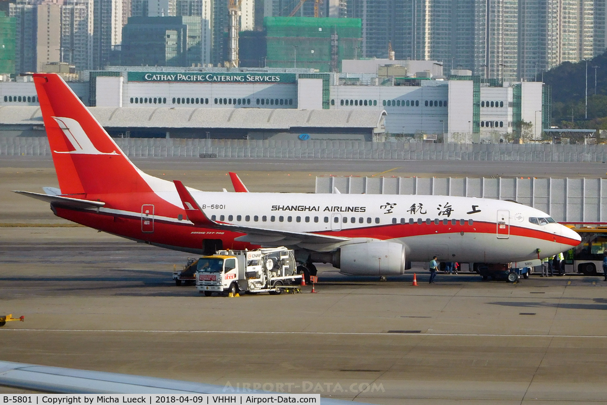 B-5801, 2013 Boeing 737-76D C/N 39303, At Hong Kong