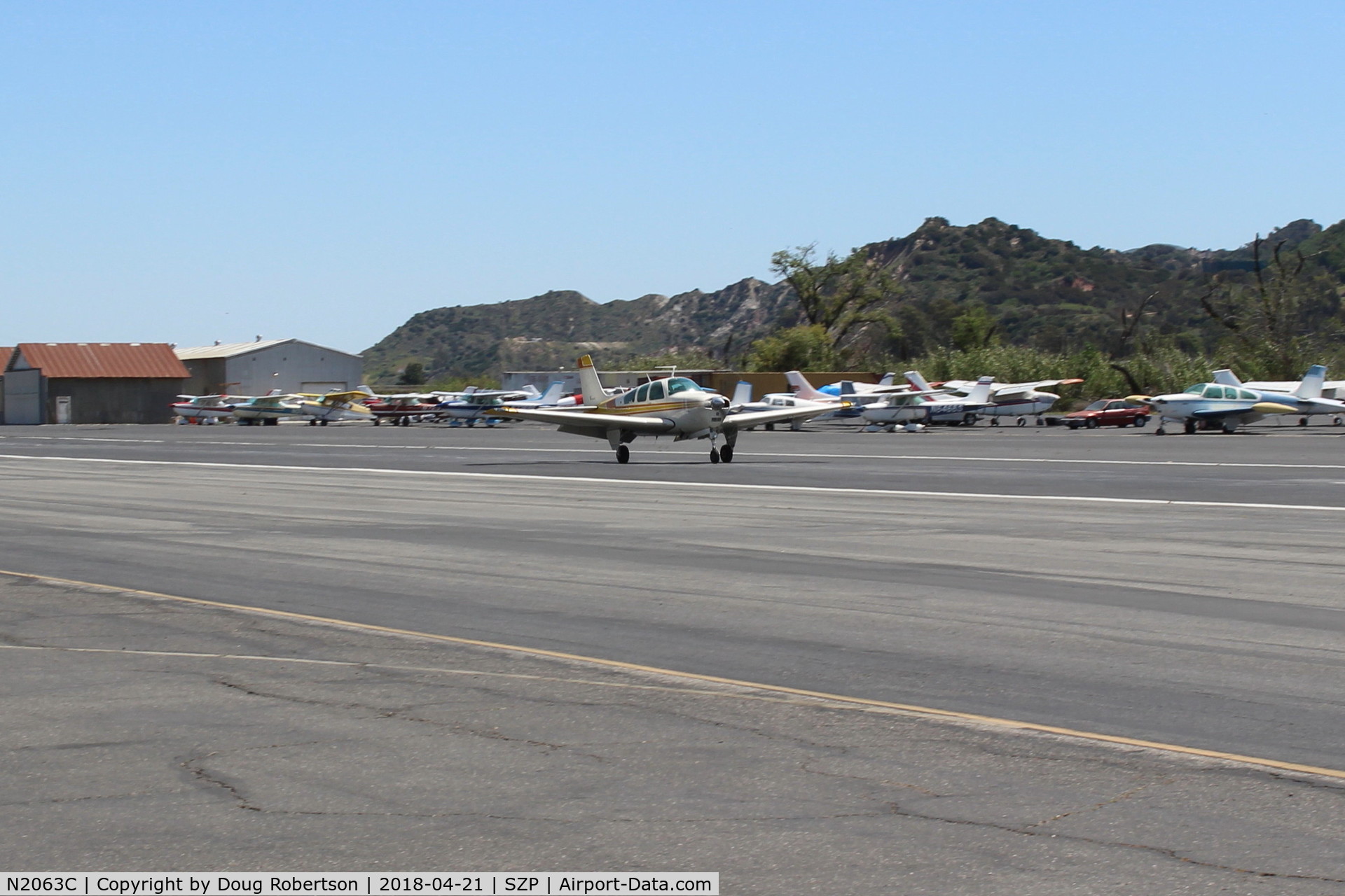 N2063C, 1979 Beech F33A Bonanza C/N CE-838, 1979 Beech F33A BONANZA, Continental IO-520 285 Hp, landing roll Rwy 22