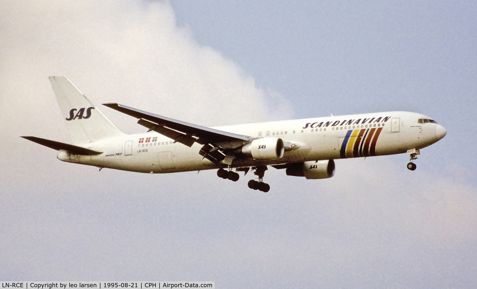 LN-RCE, 1990 Boeing 767-383/ER C/N 24846, Copenhagen 21.8.1995