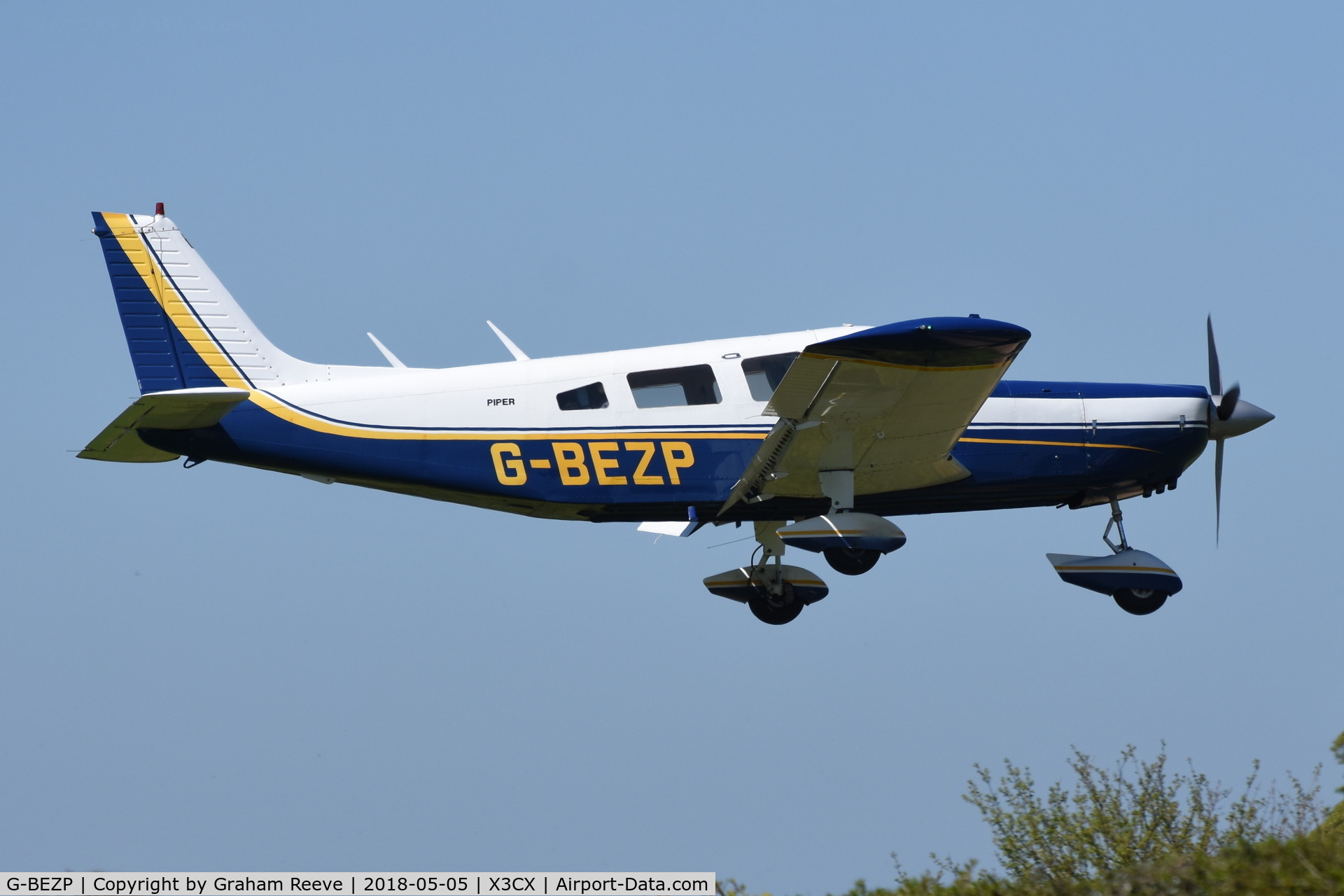 G-BEZP, 1977 Piper PA-32-300 Cherokee Six Cherokee Six C/N 32-7740087, Landing at Northrepps.
